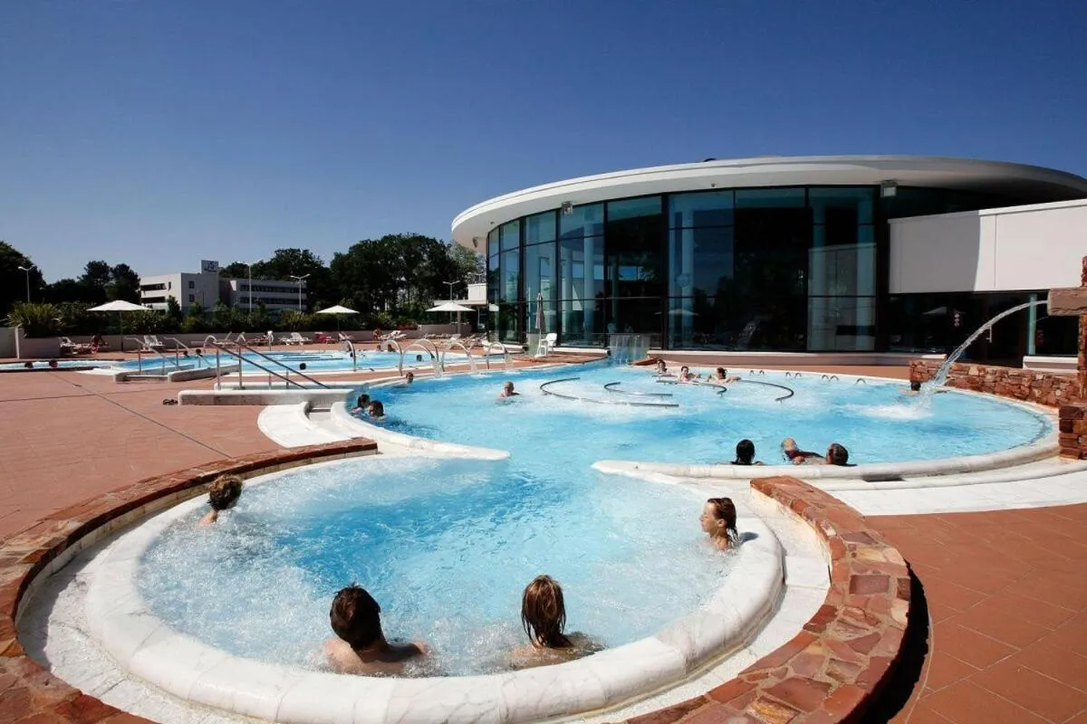 Entertainment in B&B HOTEL Pau Zénith