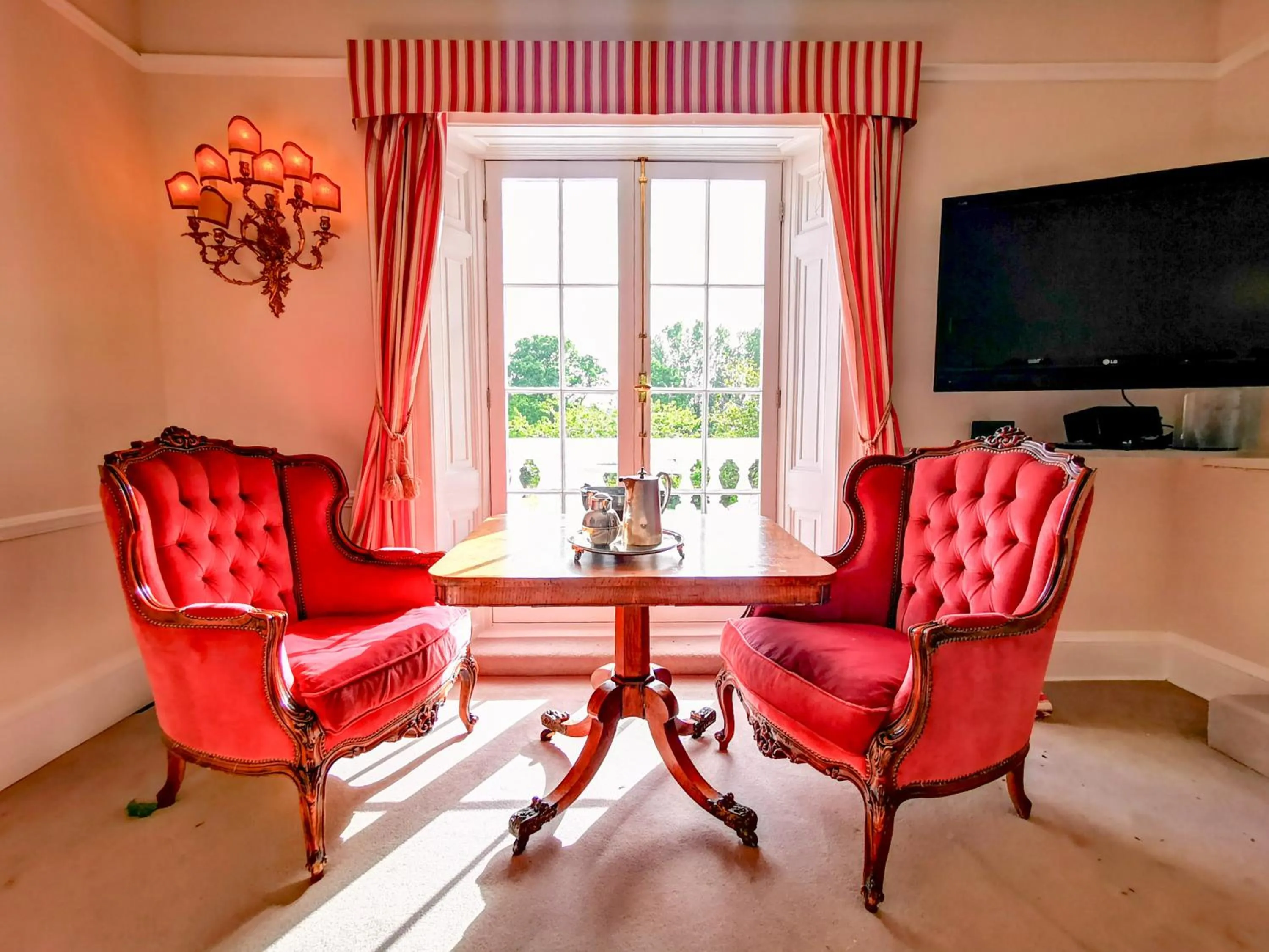 Seating area in Cedar House Boutique B&B