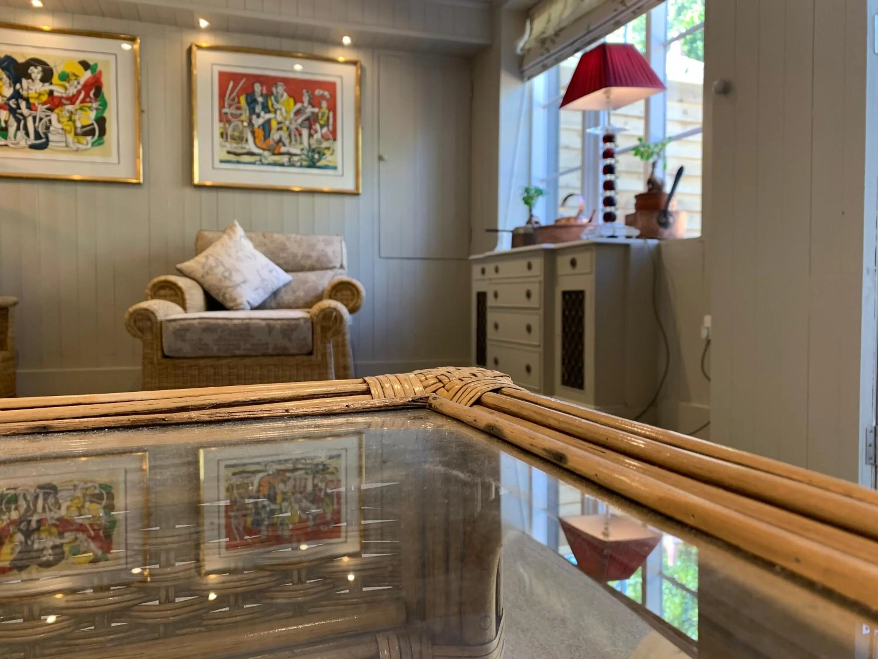 Living room in Cedar House Boutique B&B