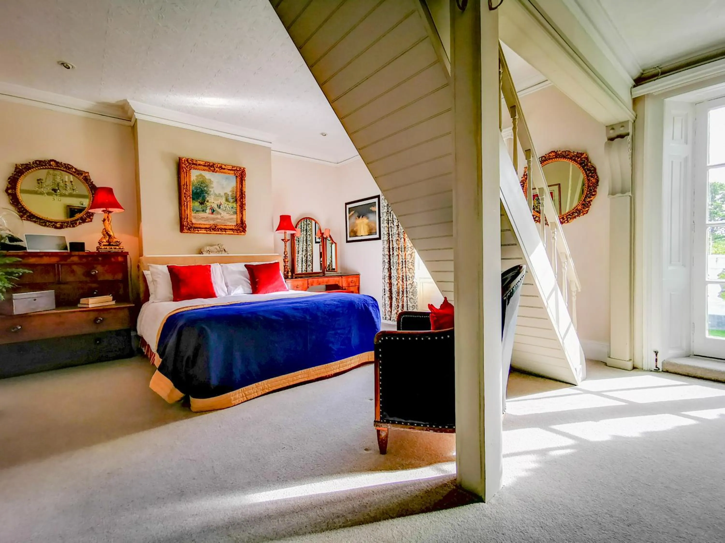 Bedroom, Bed in Cedar House Boutique B&B