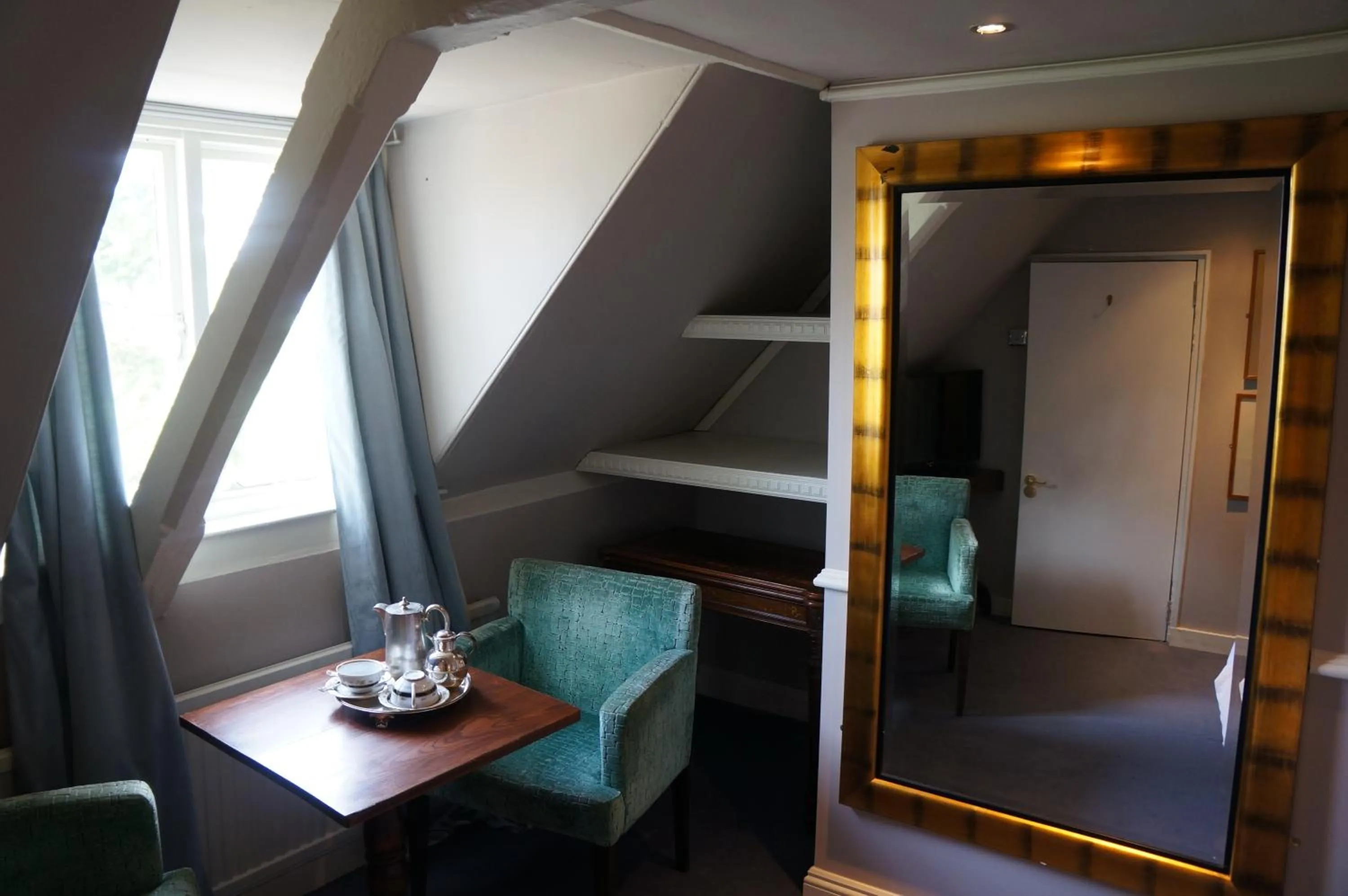 Bedroom, Bed in Cedar House Boutique B&B