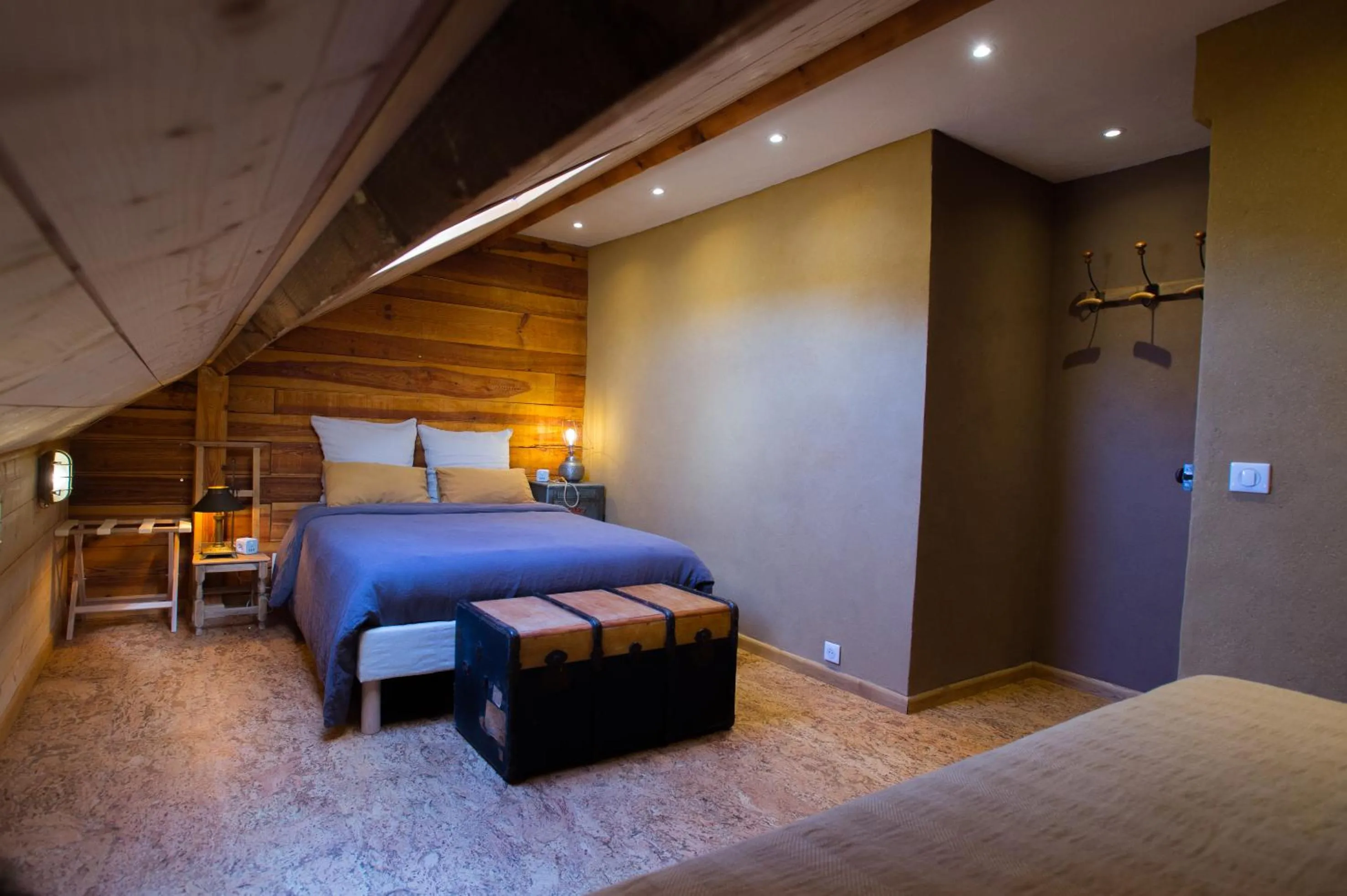 Property building, Bed in Le Rêve d'Aghon Chambres et Restaurant