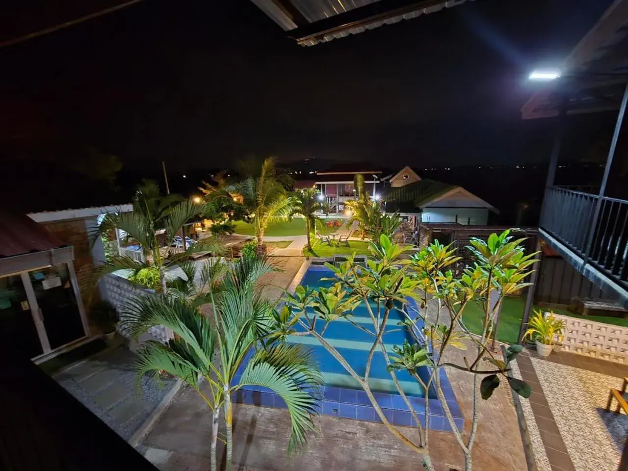 Family Room with Mountain View in Dangau Sala D'Kontena Family Room with Mountain View in Dangau Sala D'Kontena