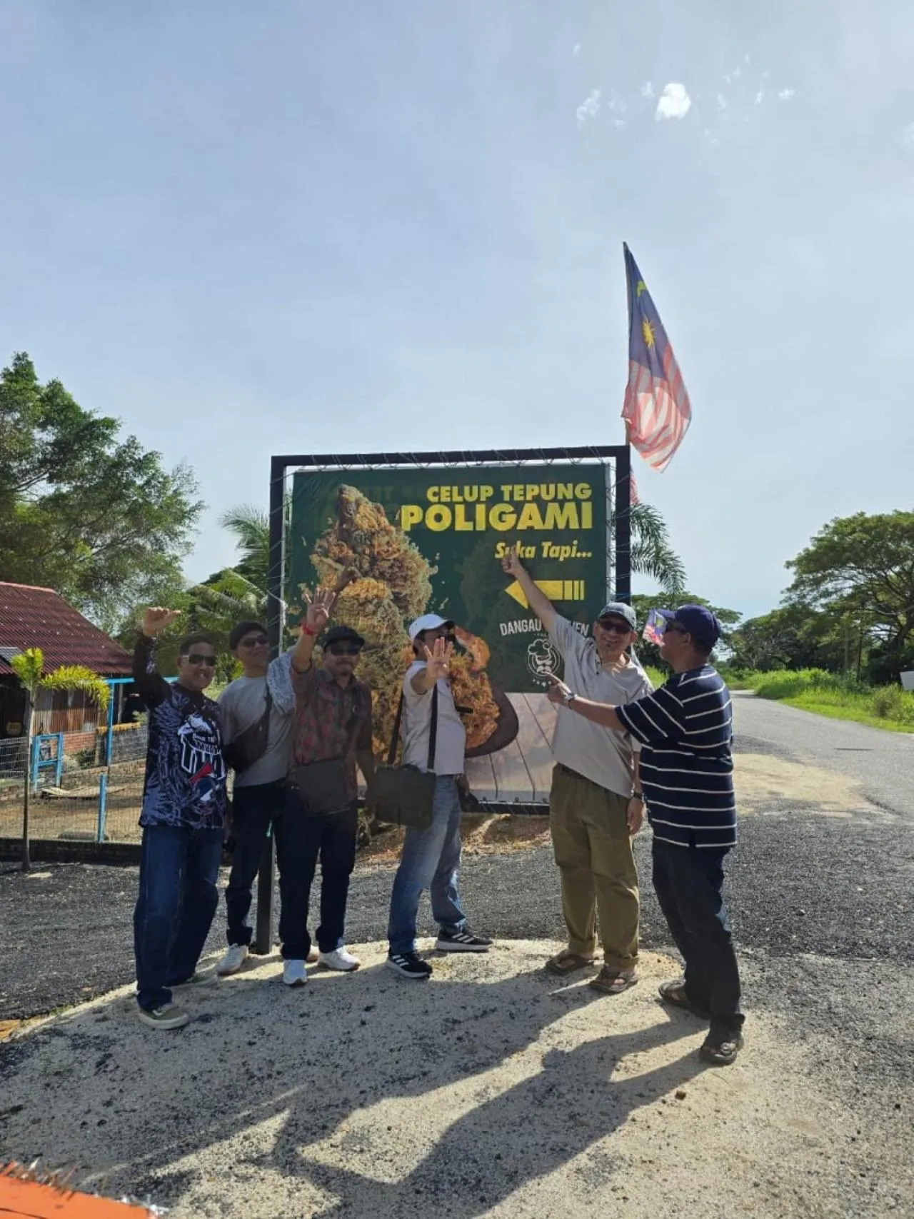 Restaurant/places to eat in Dangau Sala D'Kontena