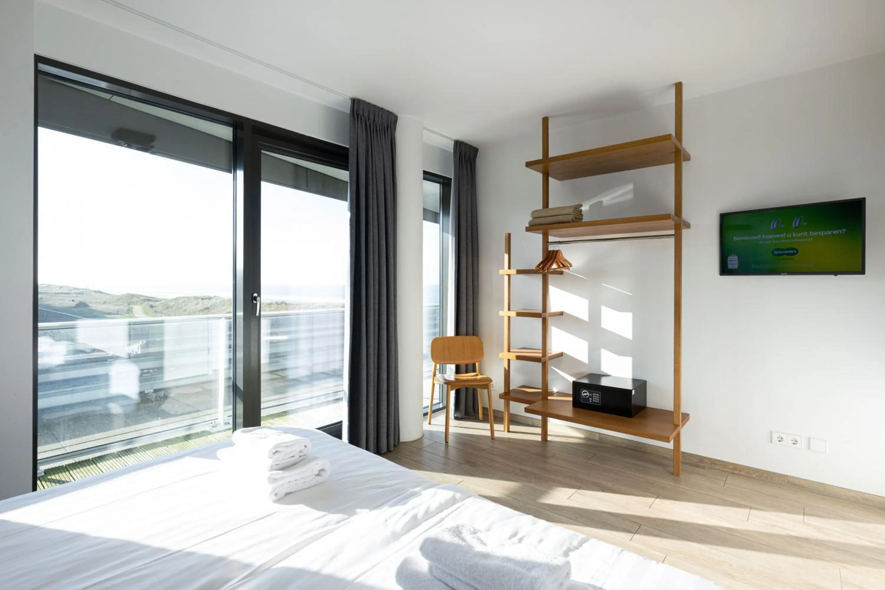 Bedroom, Bed in Maris Apartments