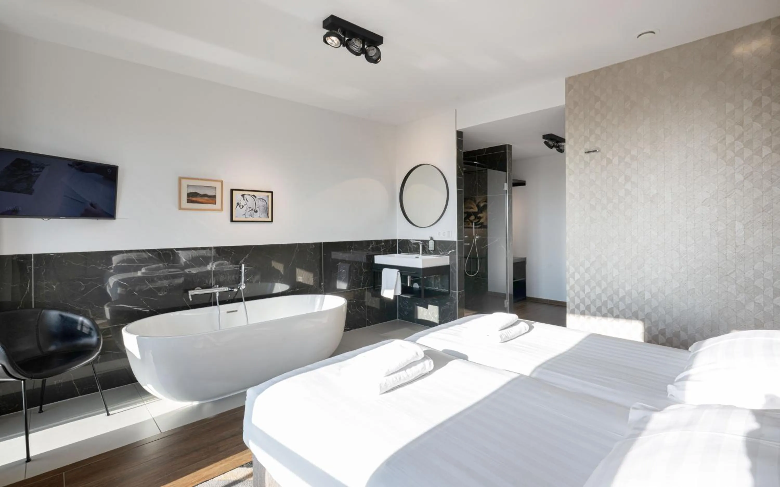 Bedroom, Bed in Maris Apartments