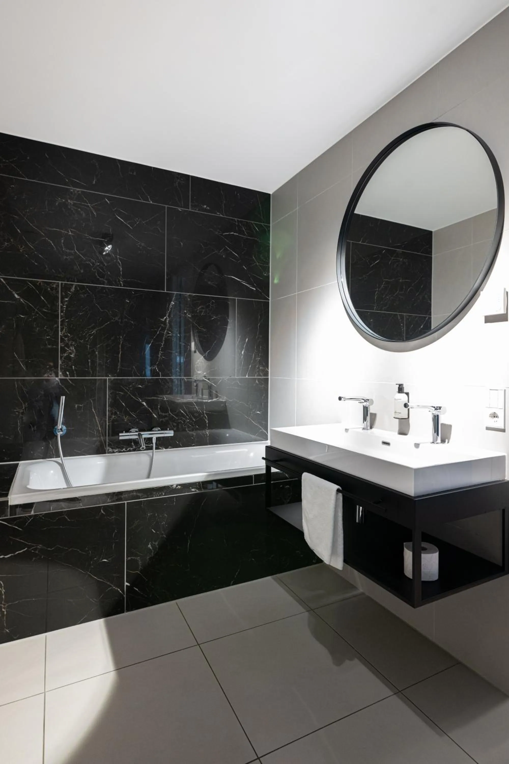 Bathroom in Maris Apartments