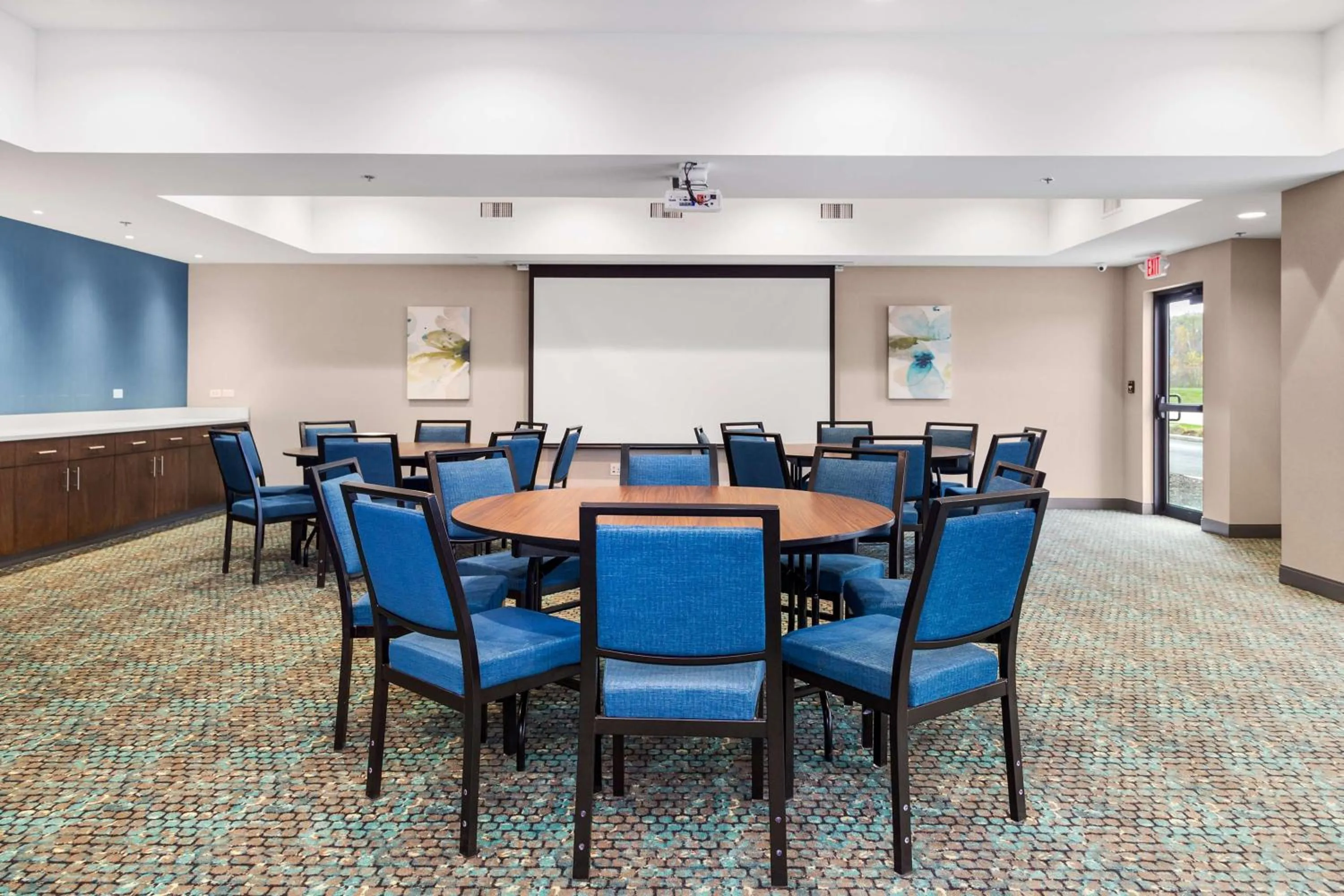 Meeting/conference room in Hampton Inn Madison, OH