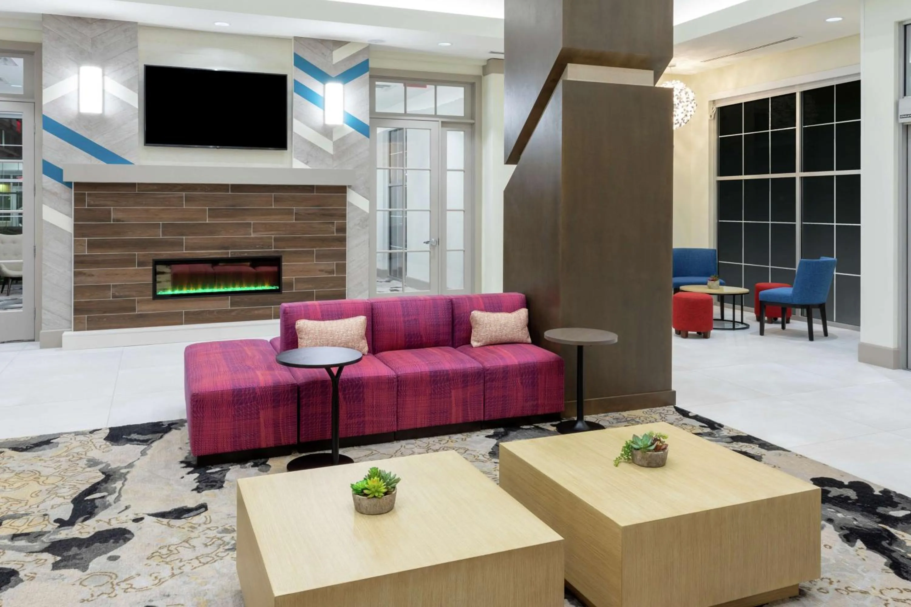 Lobby or reception in Hilton Garden Inn St. Cloud, Mn