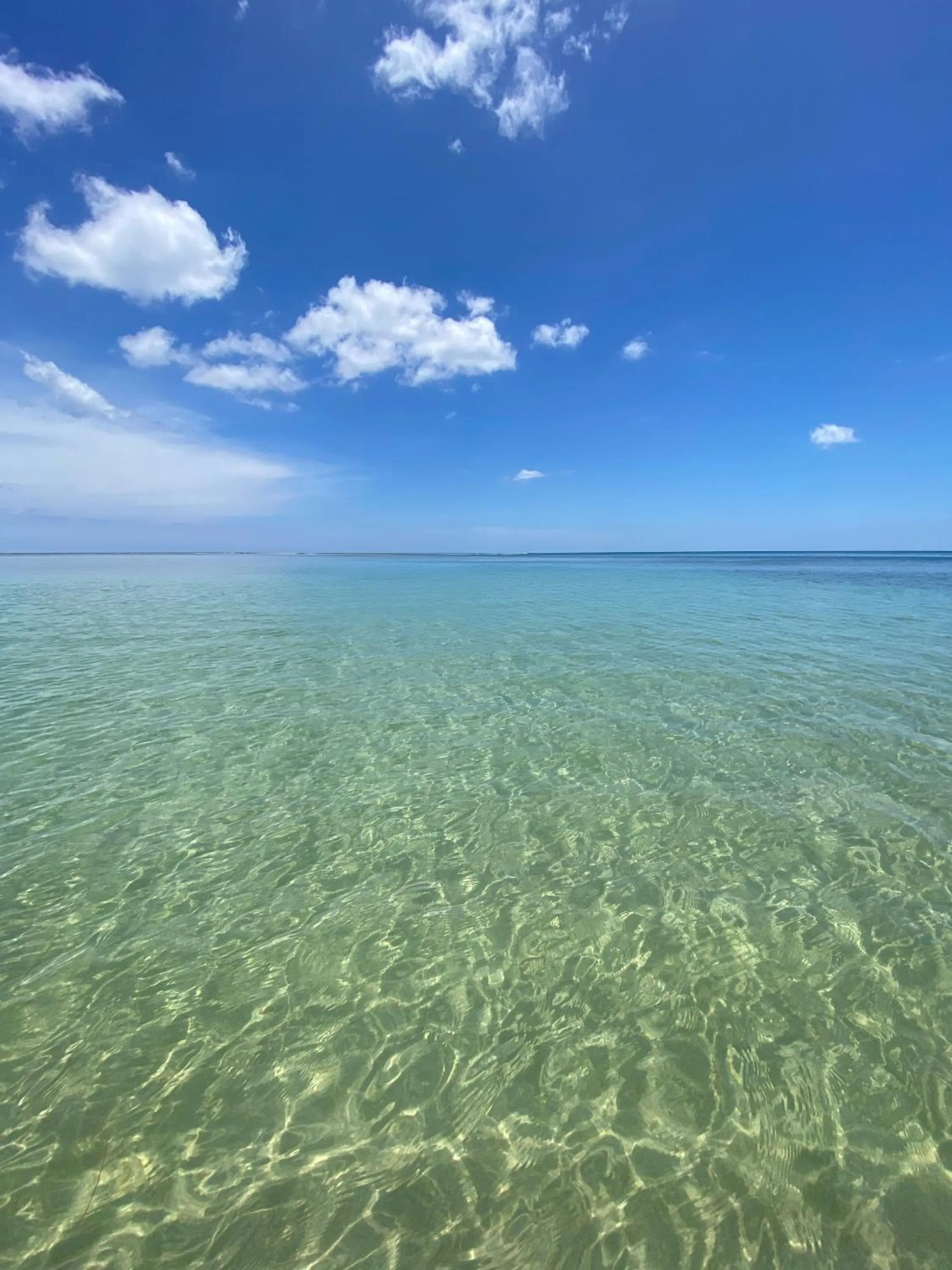 Wow 2 Br Apt Seaview, Pool, Gym, walk to beautiful Nai Yang Beach