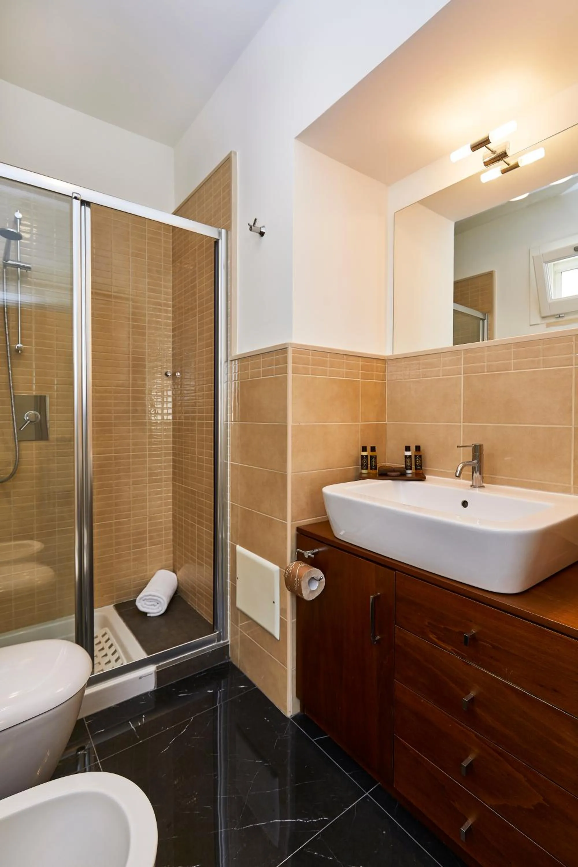 Shower in Donna Teresa Guest House