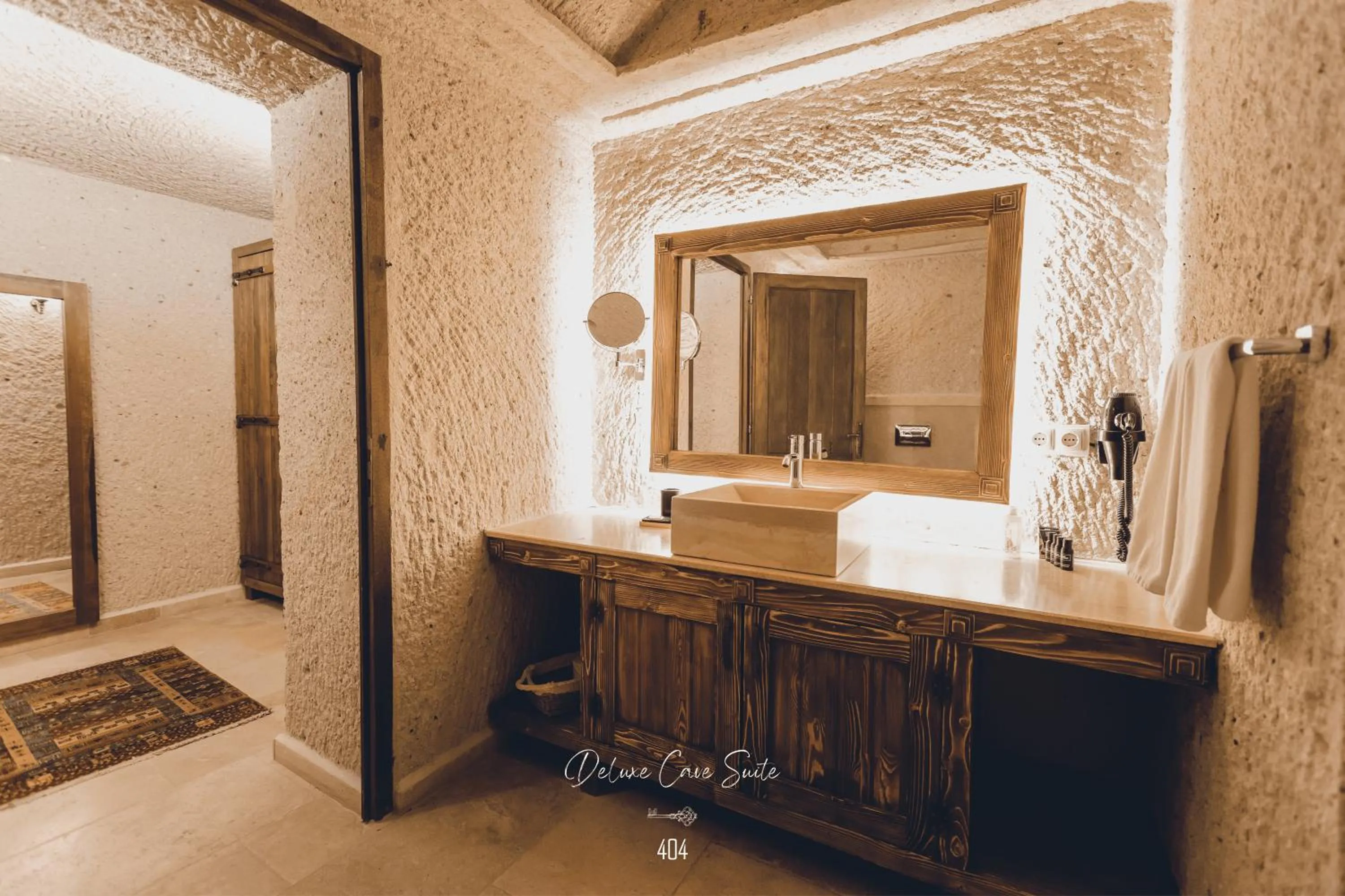 Bathroom in Nino Cave Suites