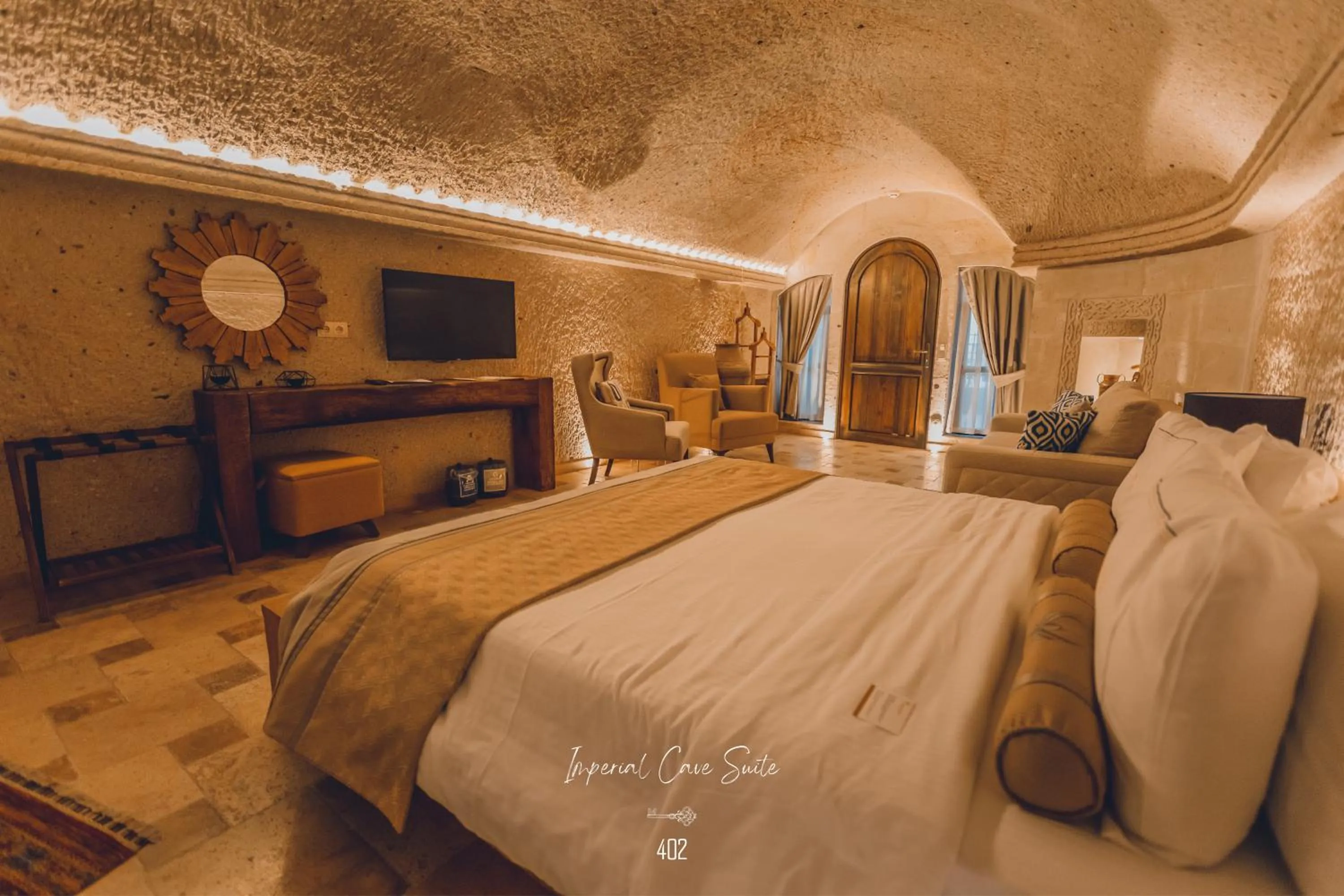 TV and multimedia, Bed in Nino Cave Suites