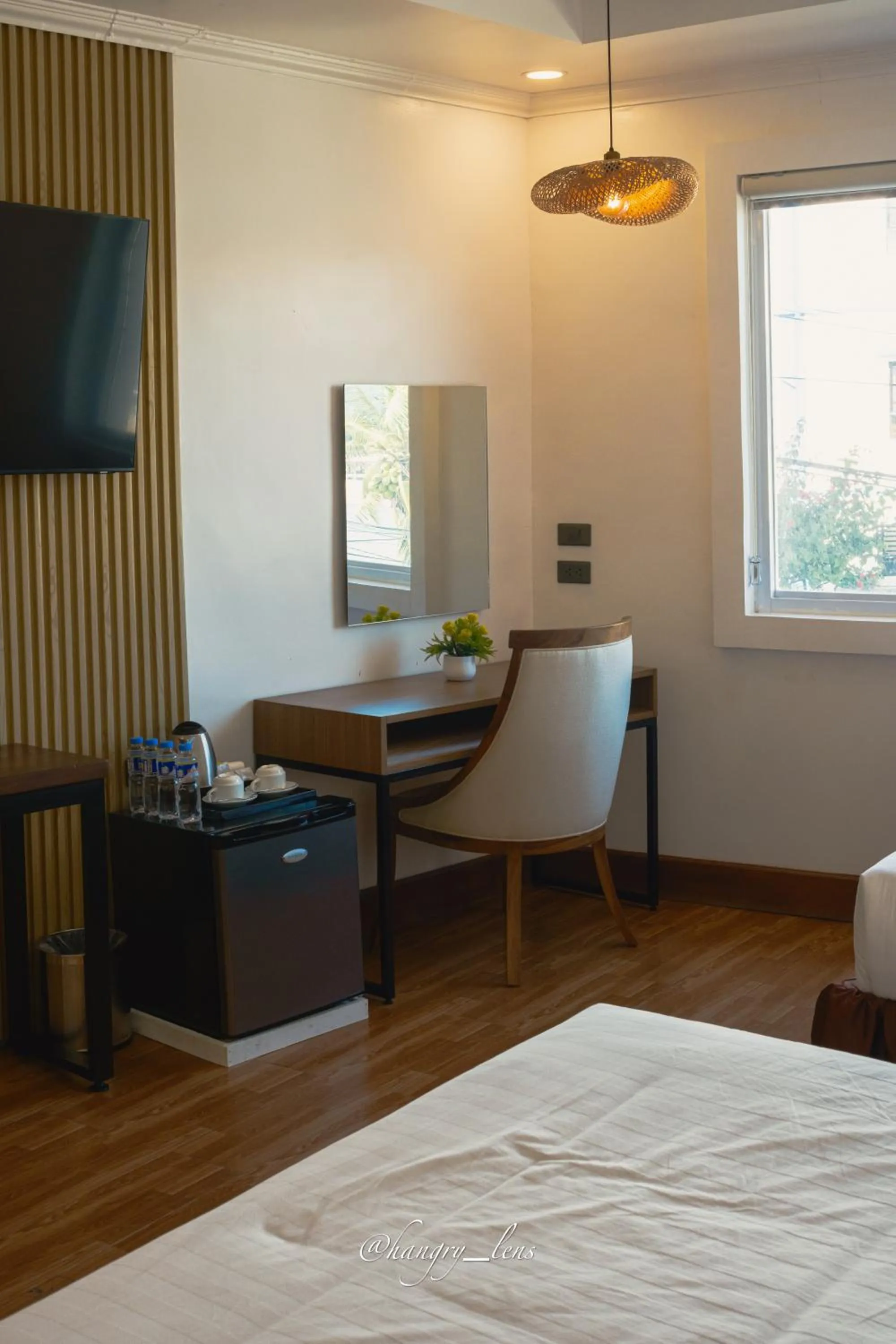 Bed in Santiago Cove Hotel and Restaurant