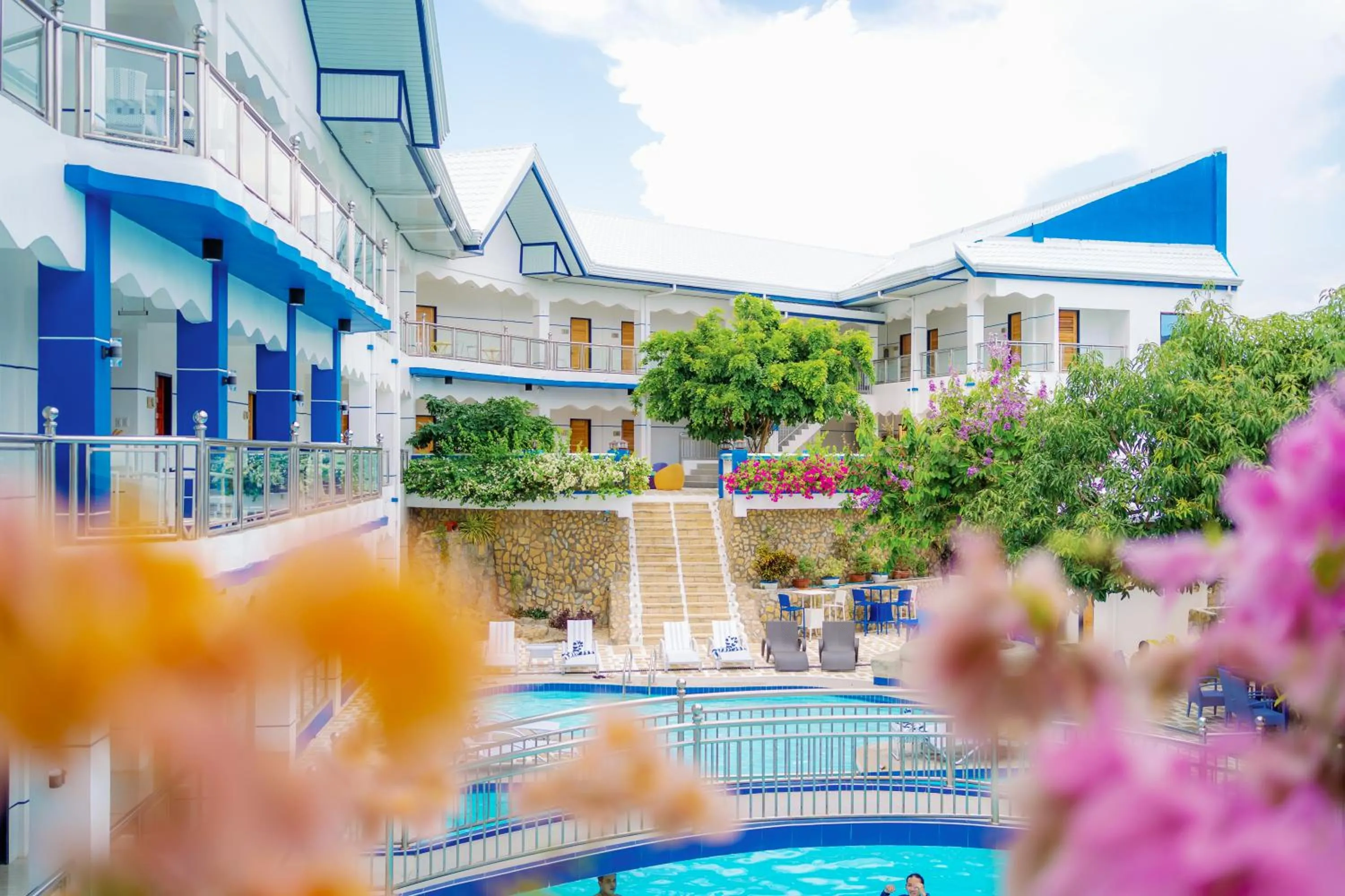 Santiago Cove Hotel and Restaurant