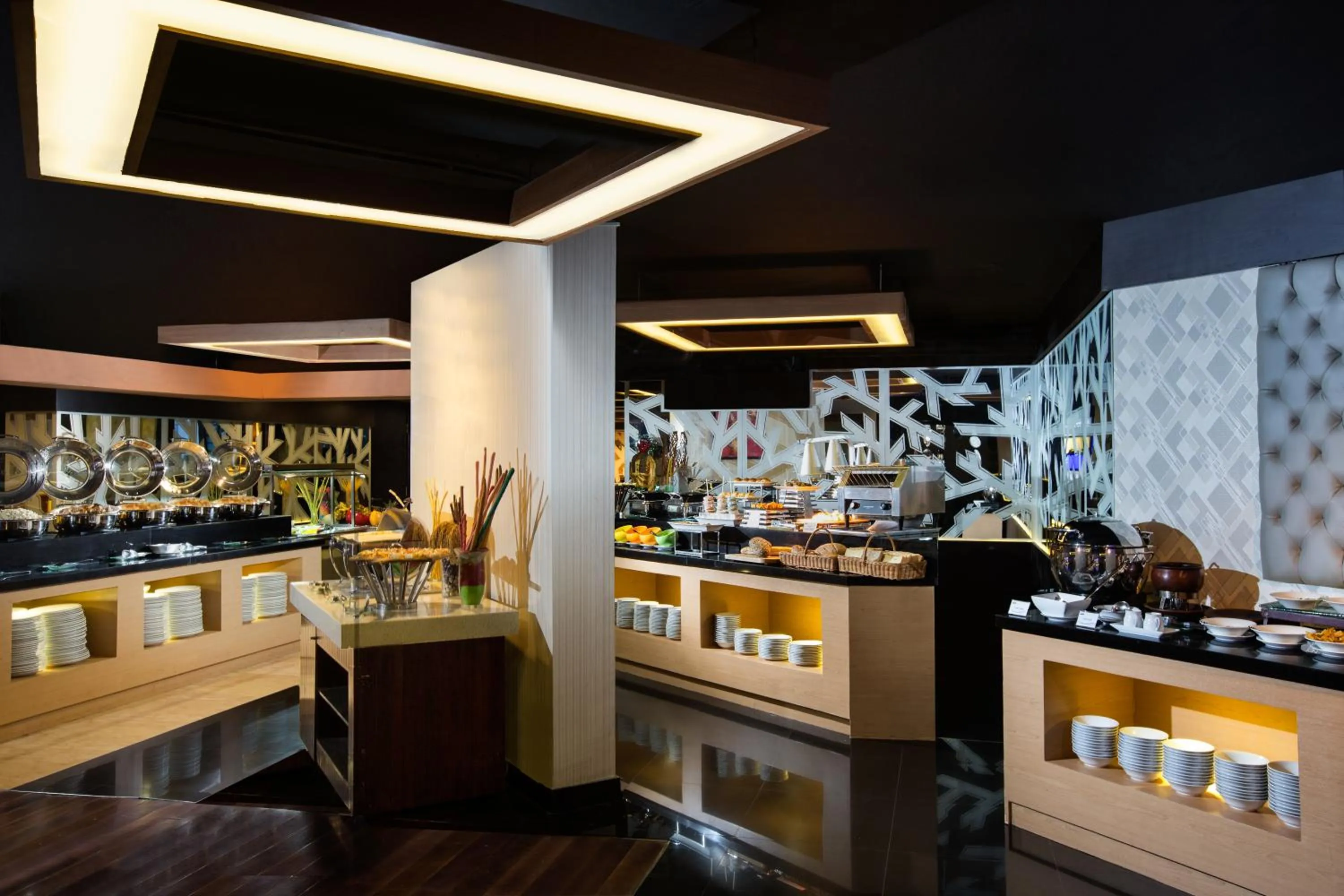 Restaurant/places to eat in Horison Ultima Suite & Residences Rasuna Jakarta