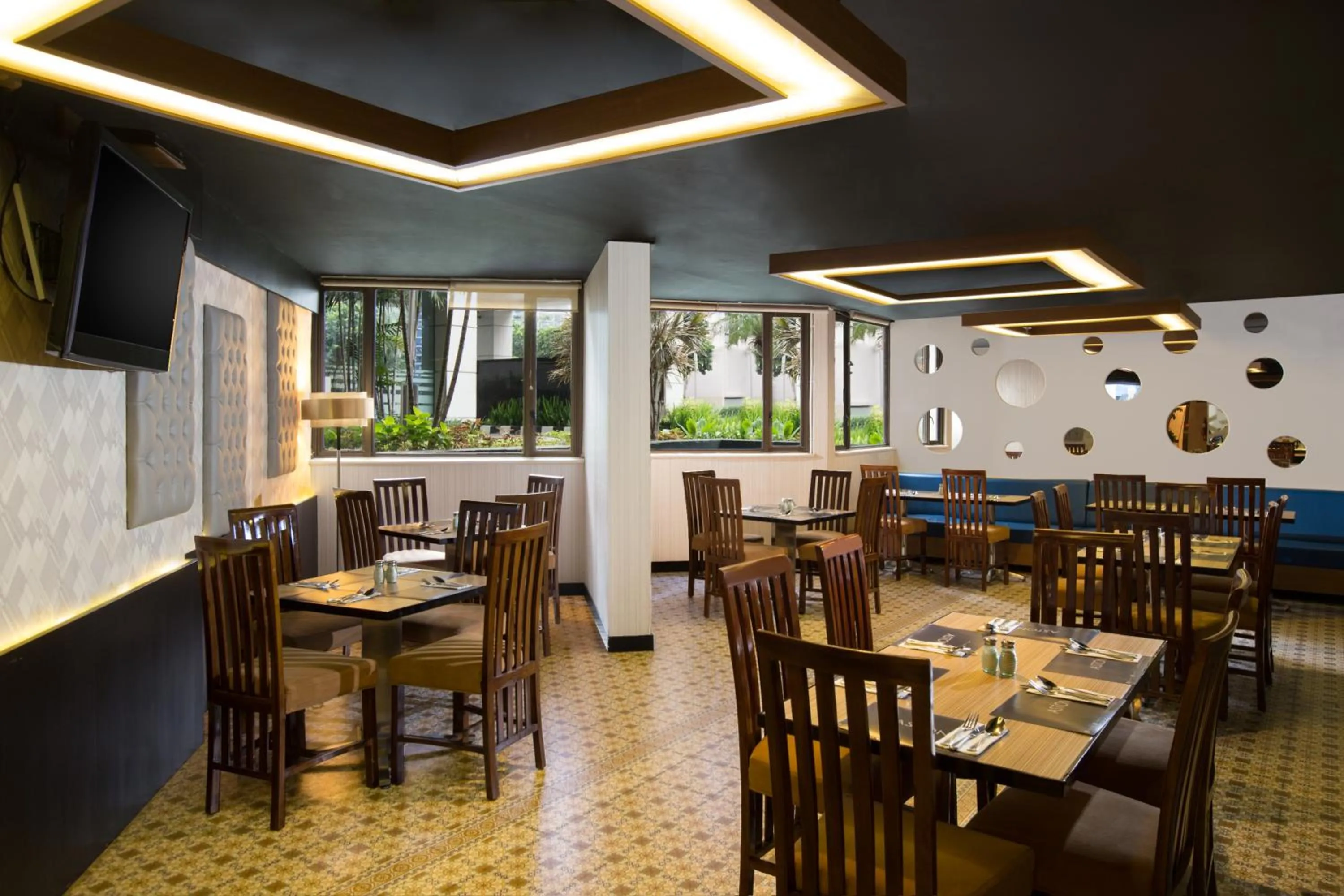 Restaurant/places to eat in Horison Ultima Suite & Residences Rasuna Jakarta