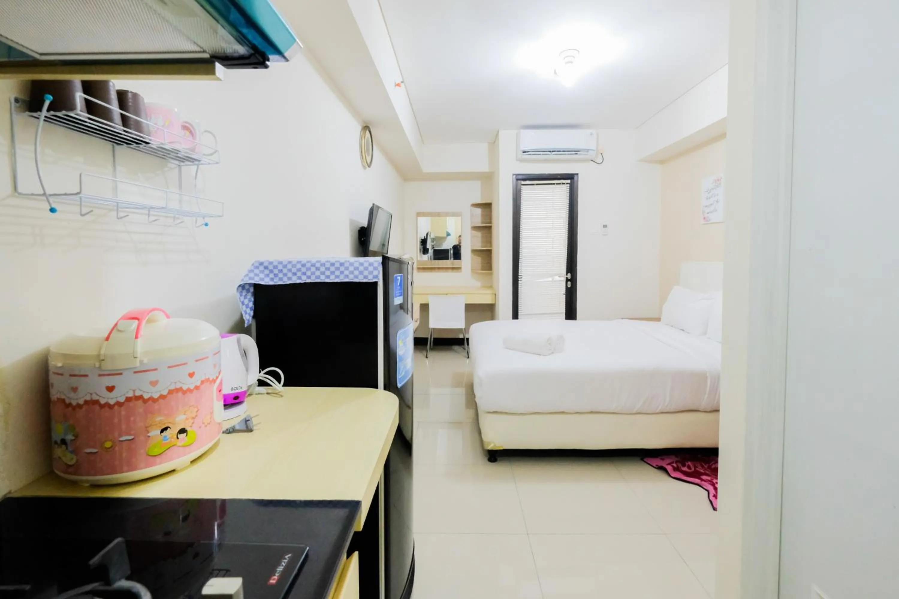 Simple Furnished Studio 19 Avenue Apartment By Travelio