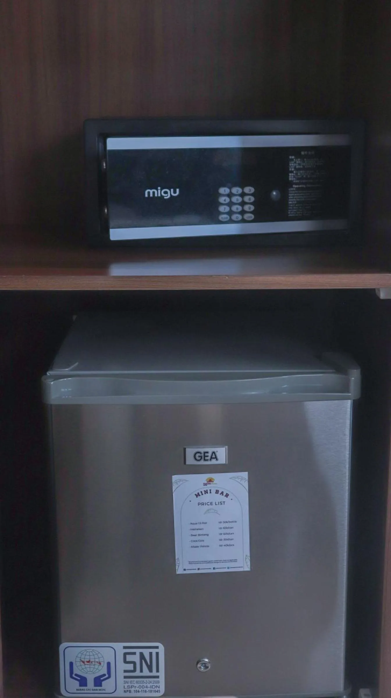 oven in Pakons Prime Hotel