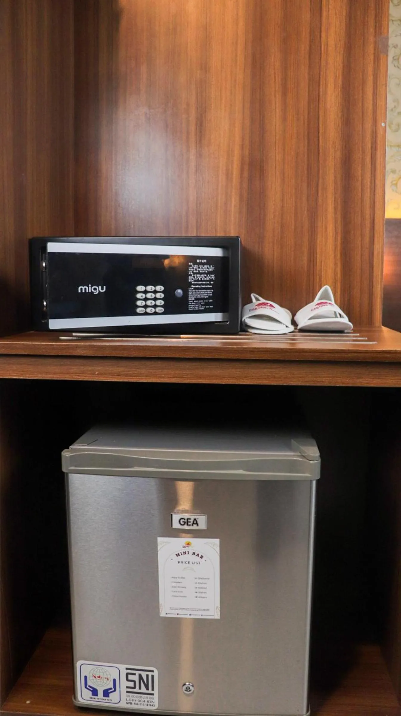 oven in Pakons Prime Hotel