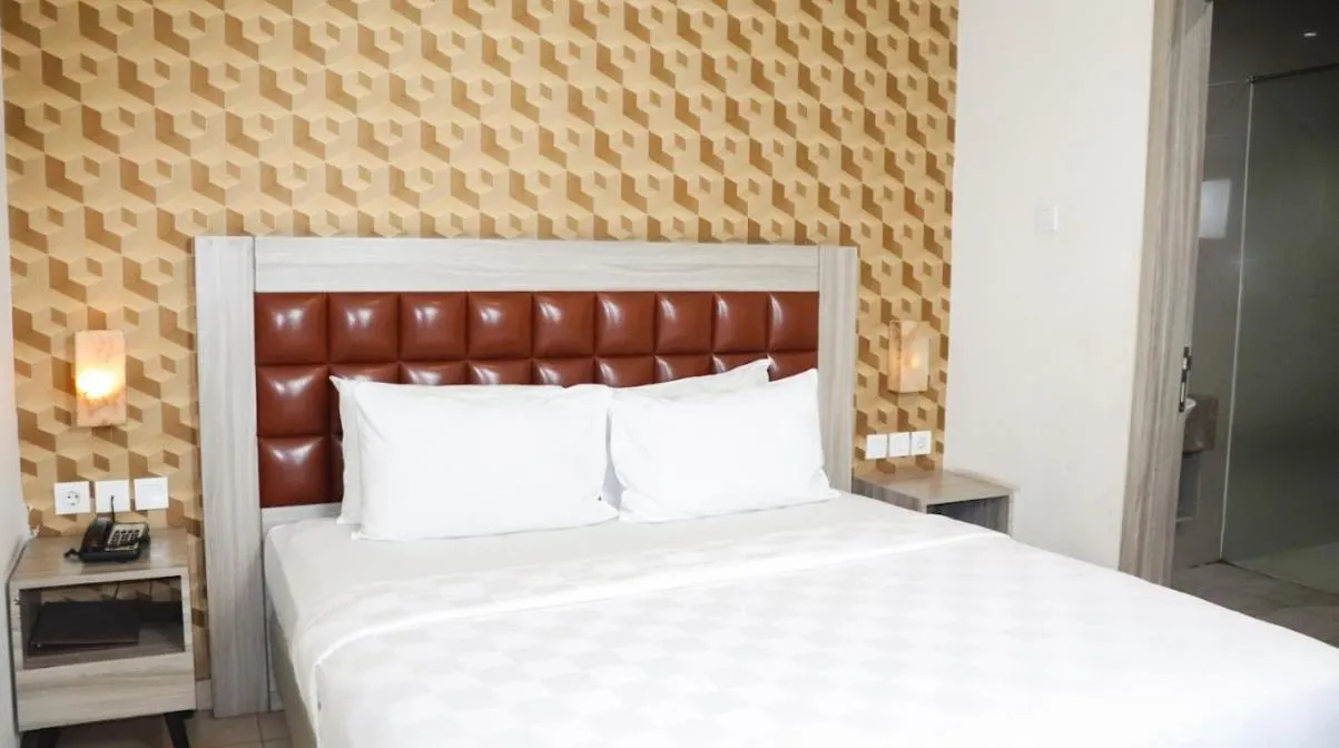 Bed in Pakons Prime Hotel