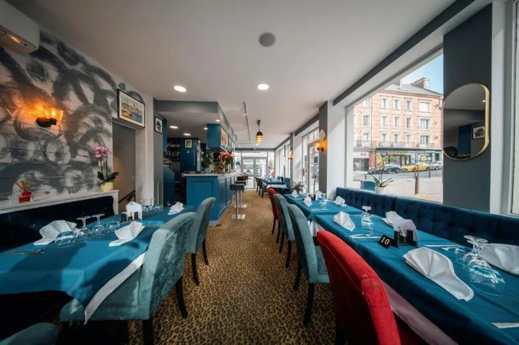 Restaurant/places to eat in BRIT HOTEL PRIVILEGE LISIEUX - La Villa des Arts