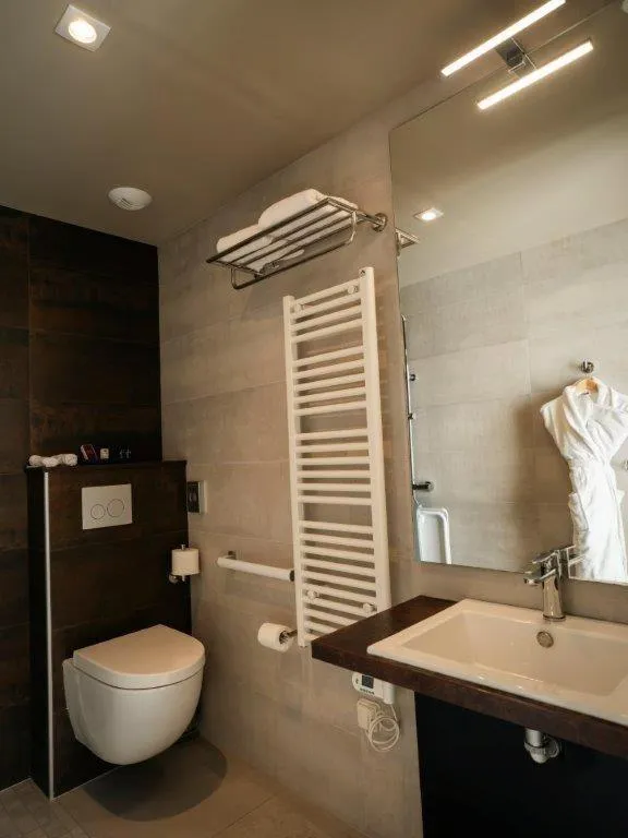 Bathroom in BRIT HOTEL PRIVILEGE LISIEUX - La Villa des Arts