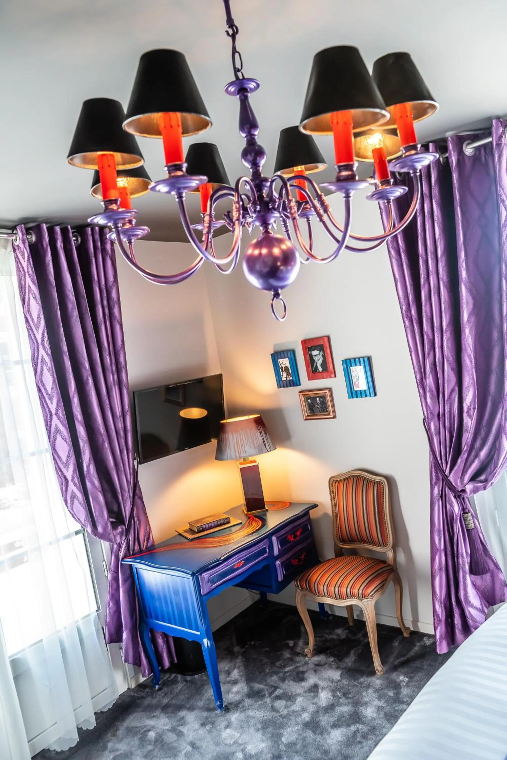 TV and multimedia in BRIT HOTEL PRIVILEGE LISIEUX - La Villa des Arts