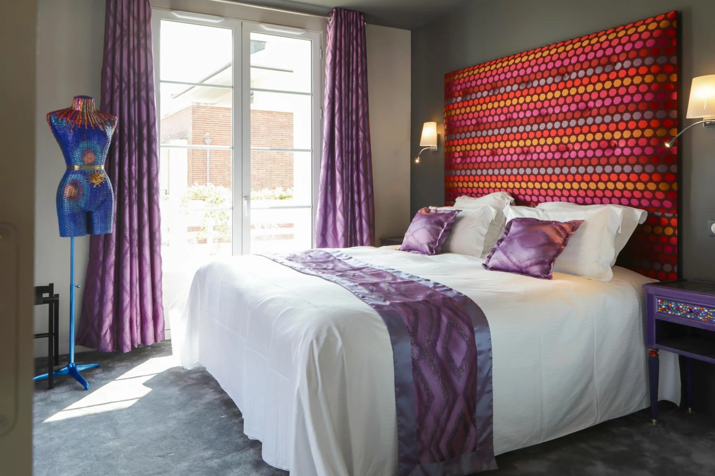 Bedroom in BRIT HOTEL PRIVILEGE LISIEUX - La Villa des Arts