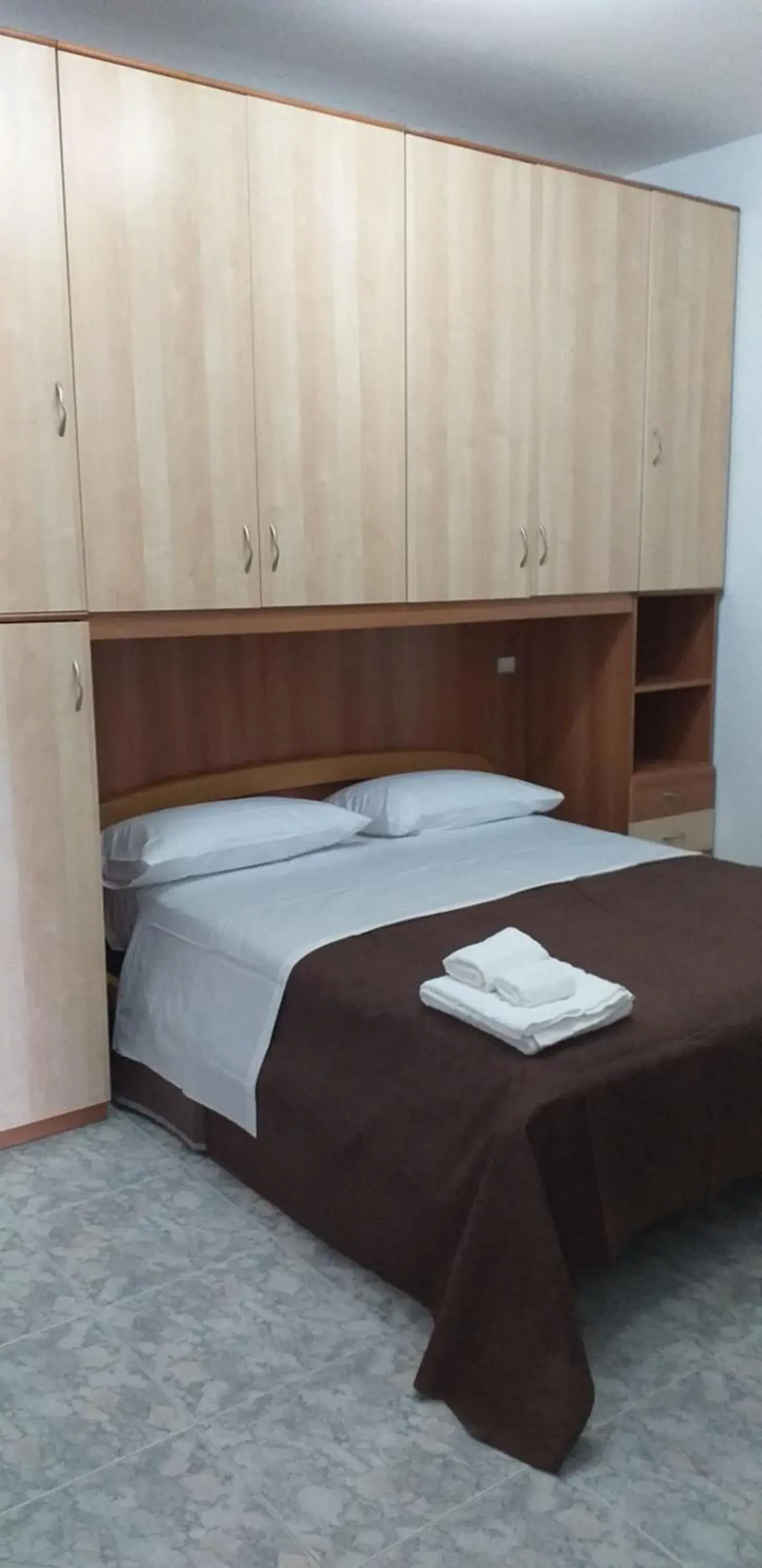 Large Double or Twin Room in Rosy house Large Double or Twin Room in Rosy house