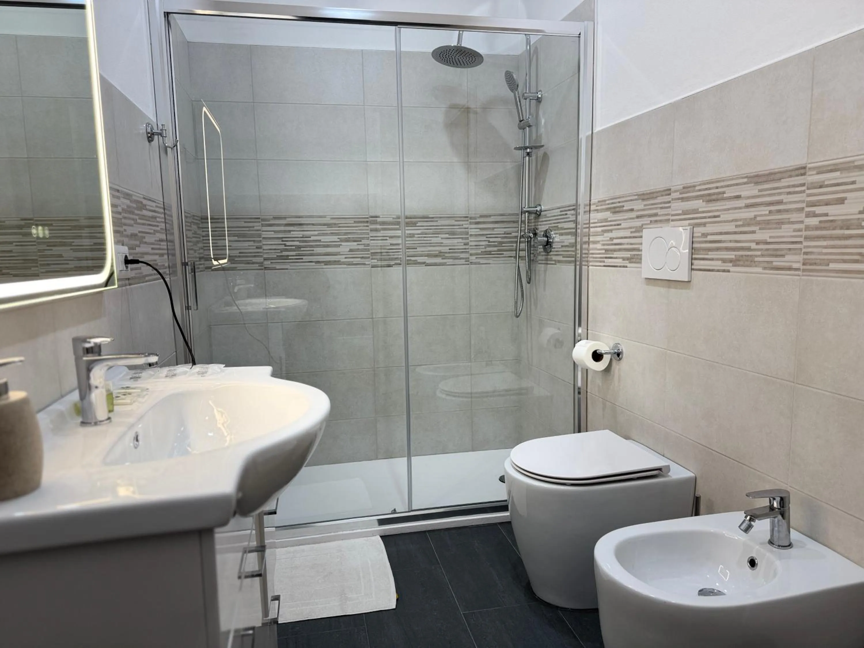 Shower in Villa Matilde