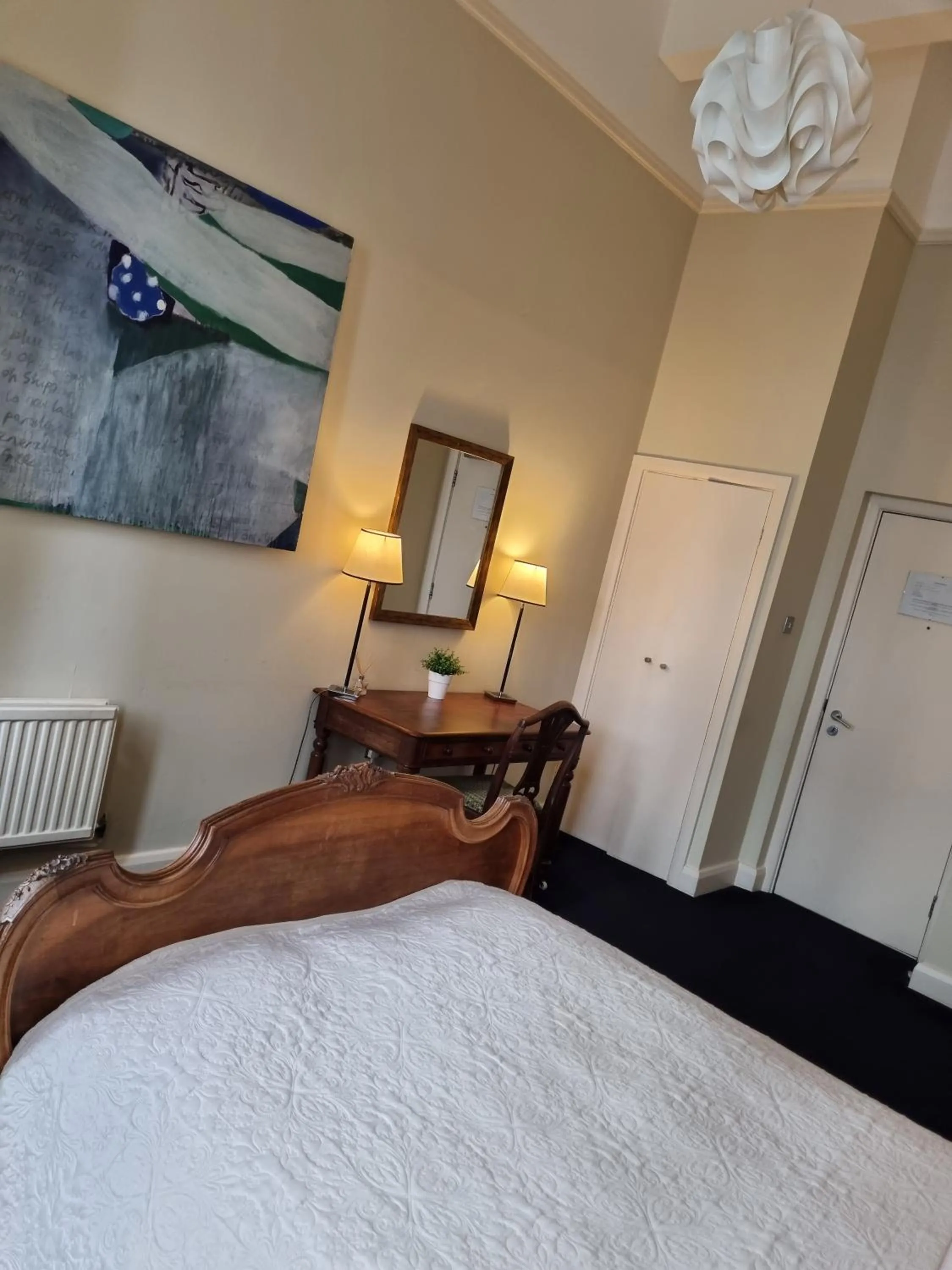 Bed in The Racquet Club