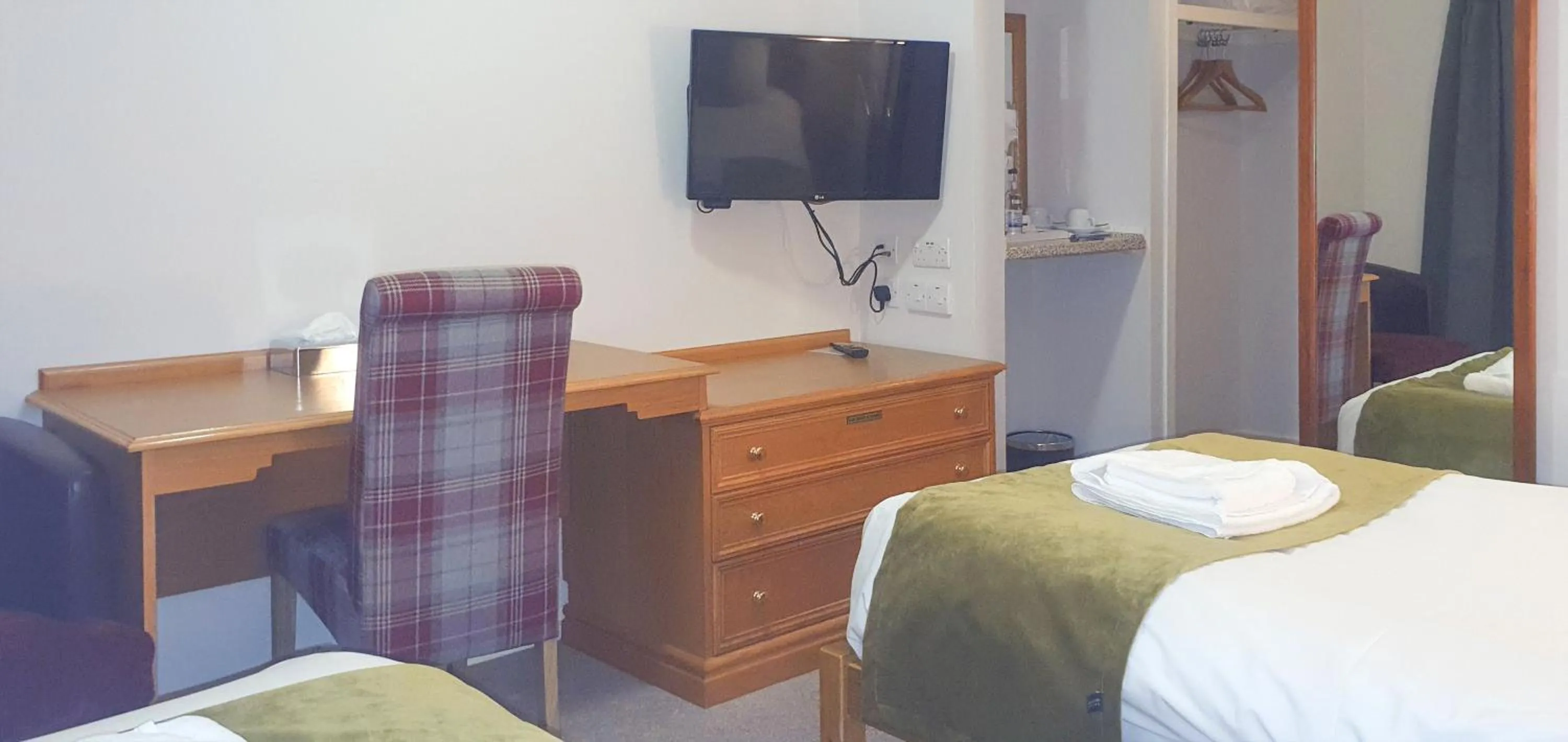 Bed in The Brae Hotel