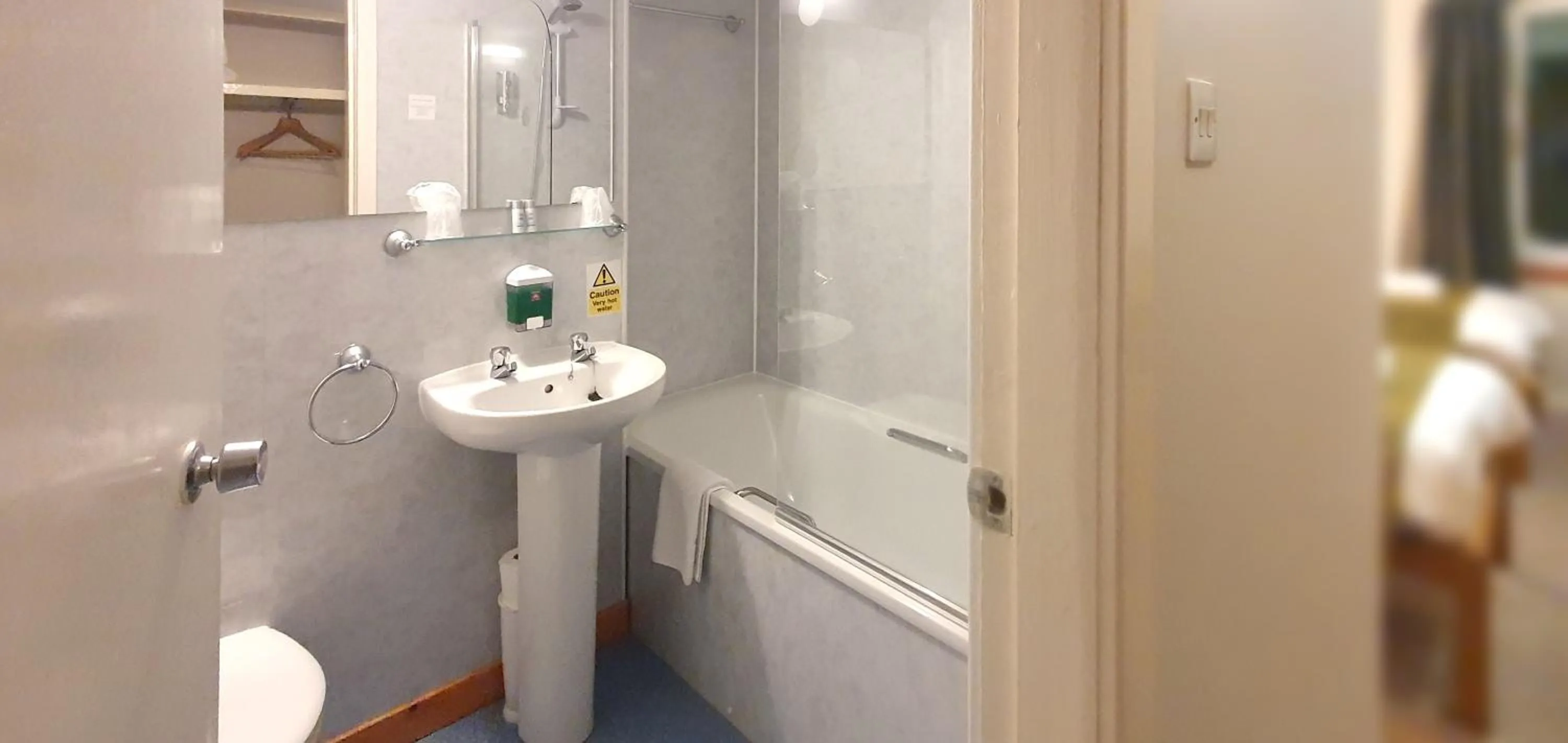 Shower in The Brae Hotel