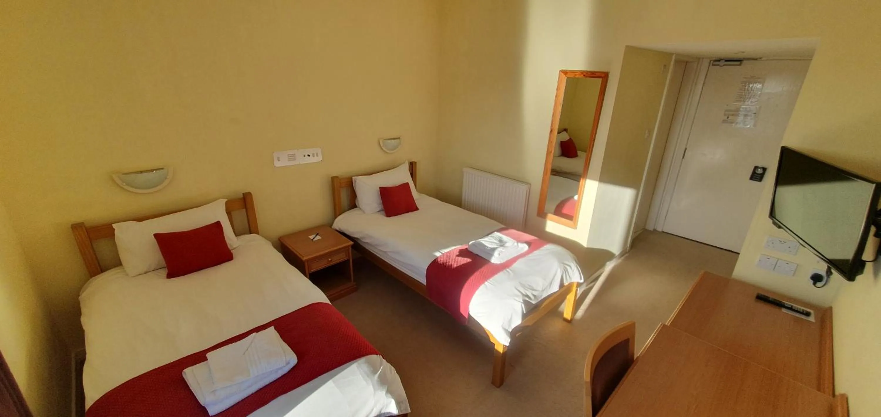 Bed in The Brae Hotel