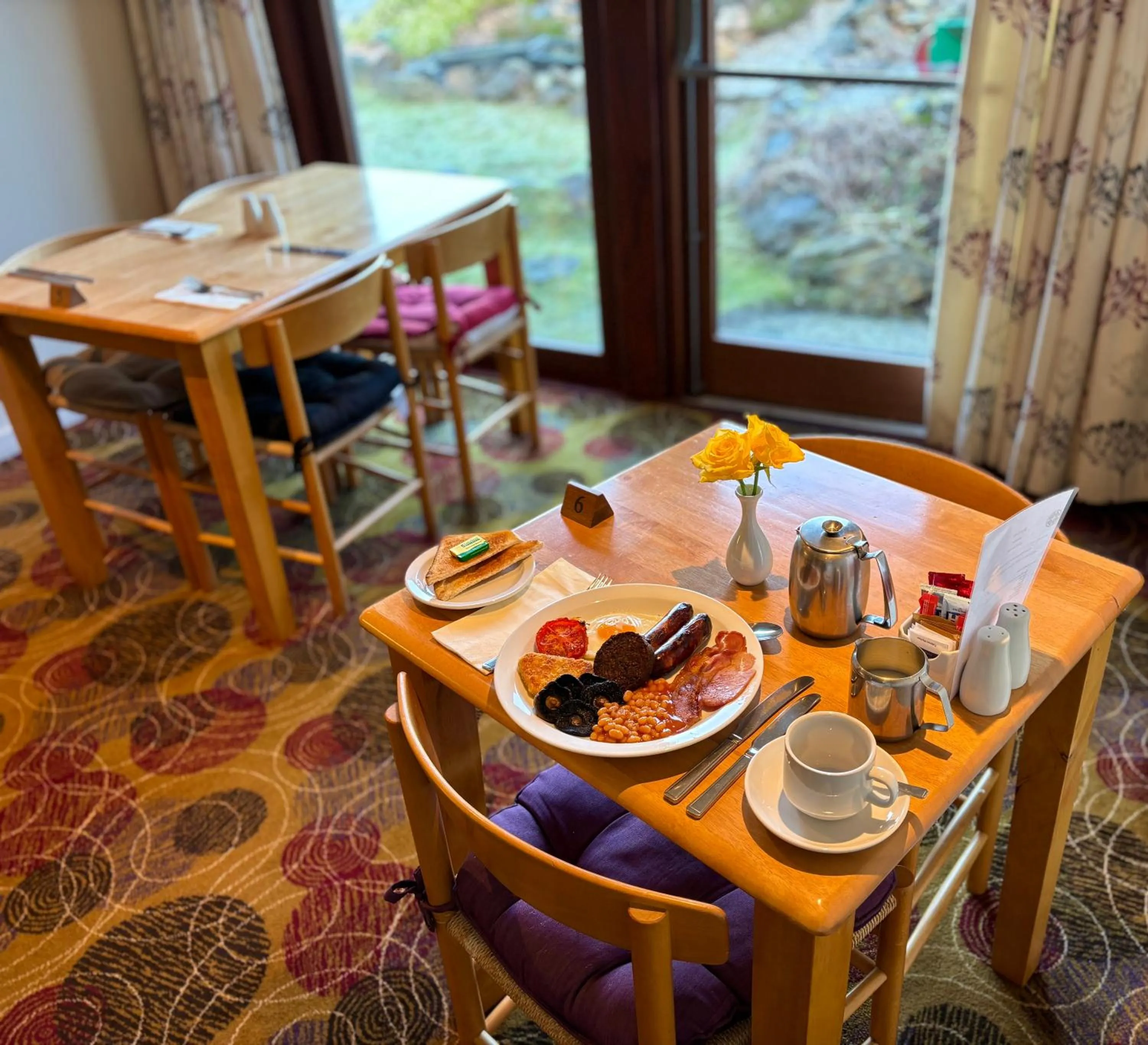 Restaurant/places to eat in The Brae Hotel