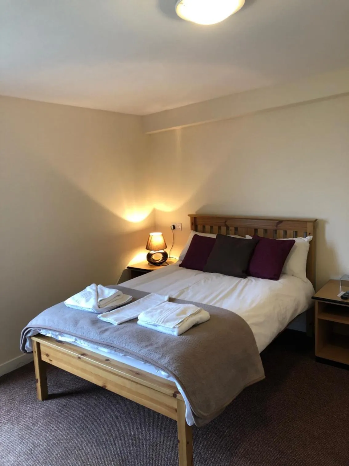 Bed in The Brae Hotel