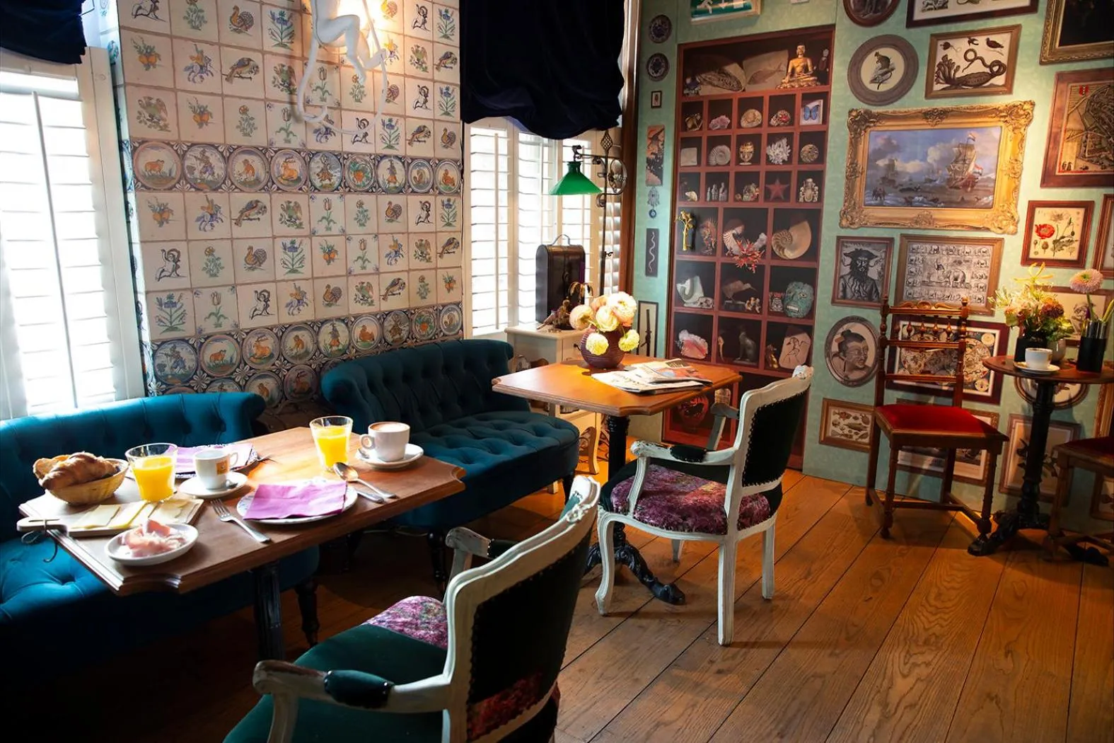 Restaurant/places to eat in Rosalia's Menagerie Cocktail bar & InnUpstairs