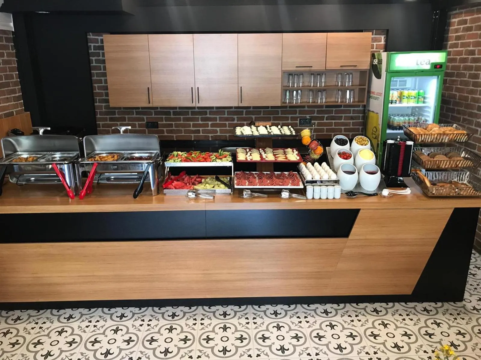 Food and drinks in White Golden Suite Hotel