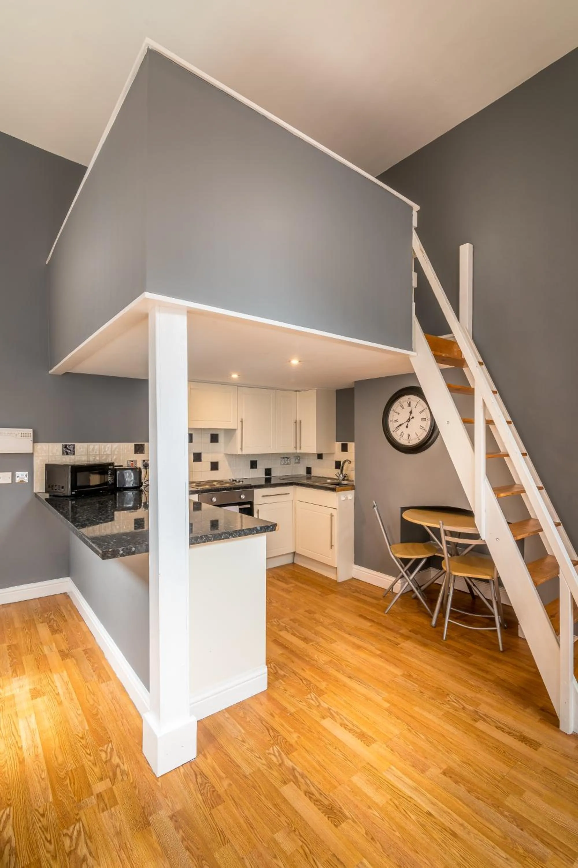 kitchen in 1 Bed Old Town City Studio near Theatre Suit Work or Leisure