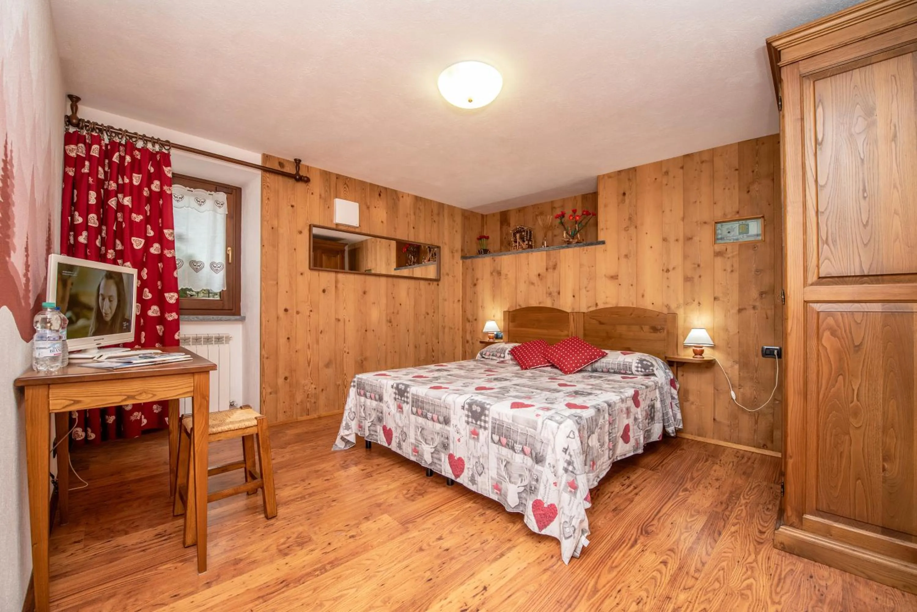 Bedroom, Bed in Agriturismo La Clochette