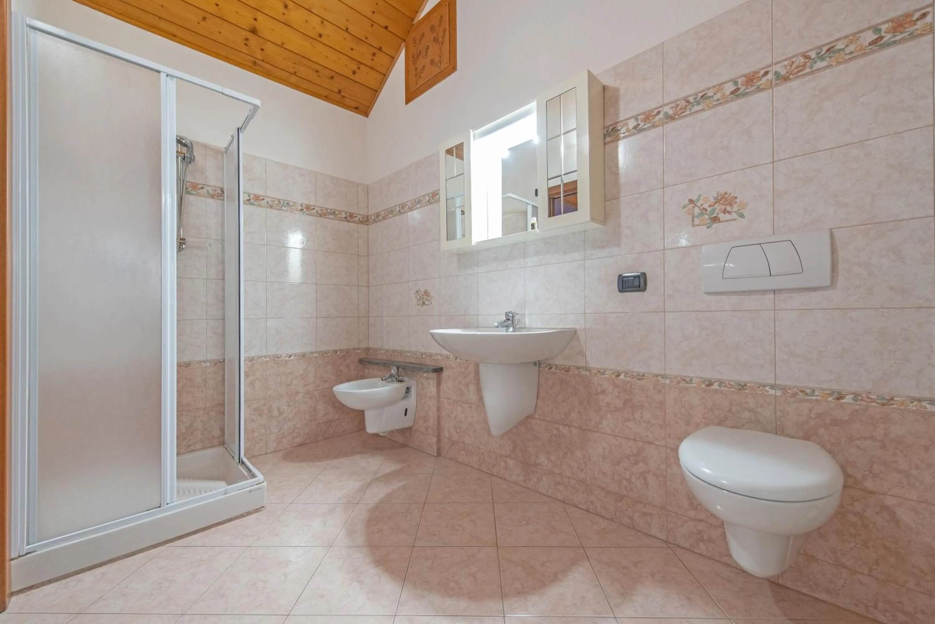 Shower in Agriturismo La Clochette