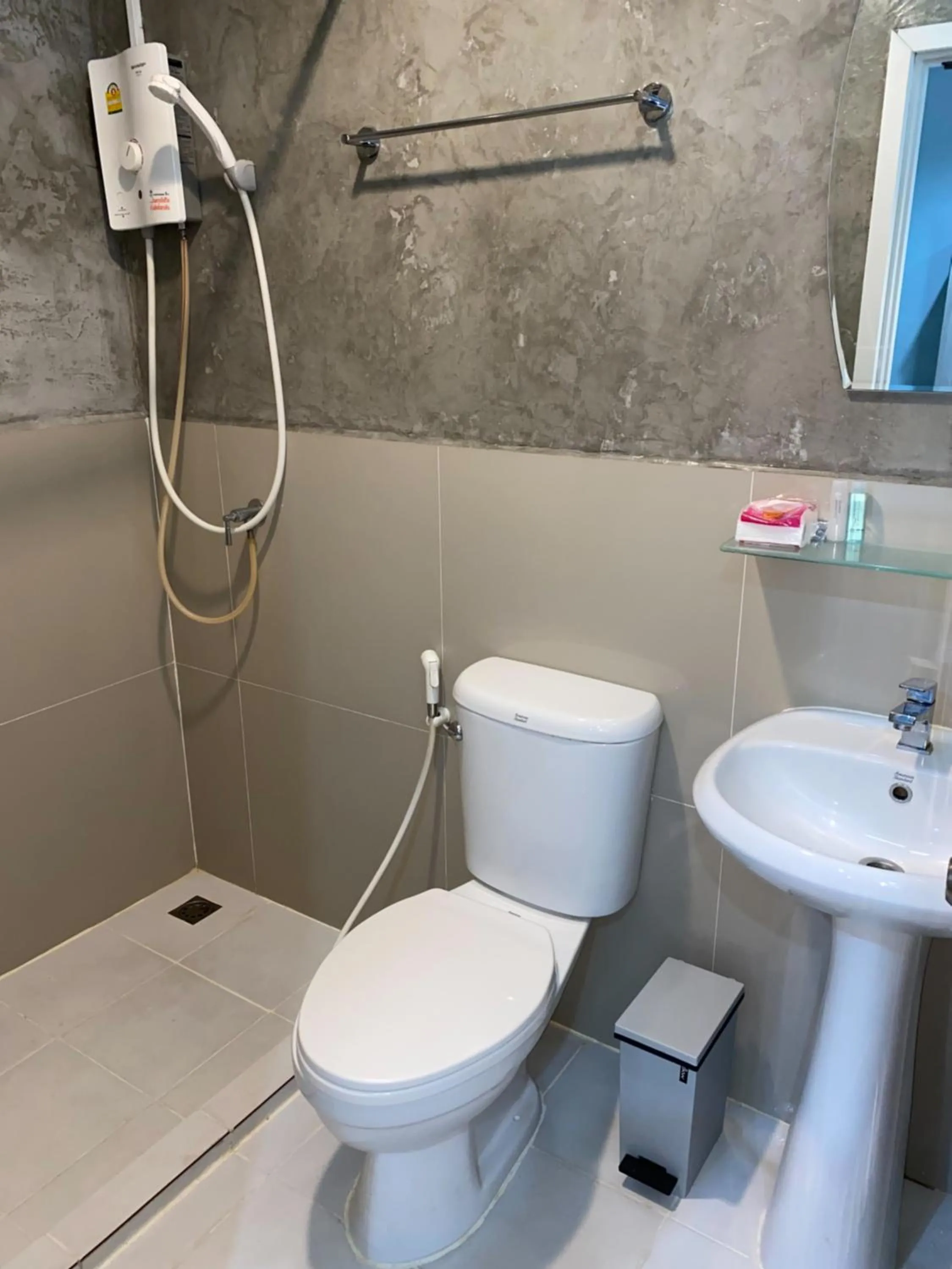 9TY hotel (ninety hotel)