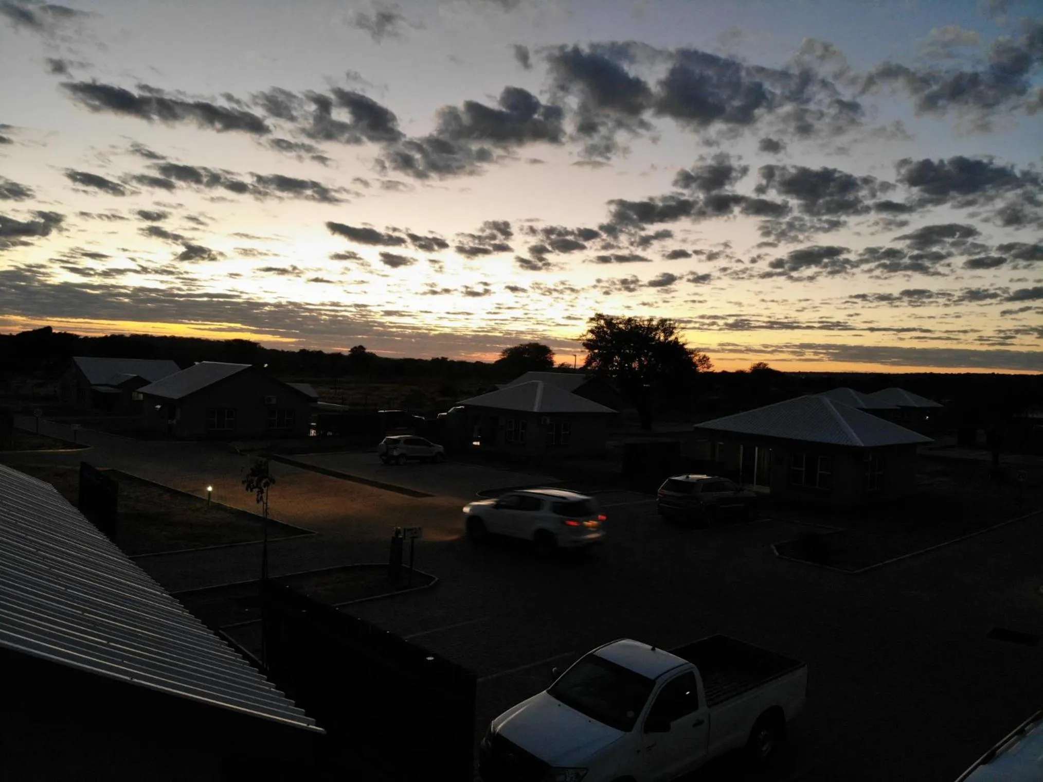 Sunrise in Tlou Safari Lodge