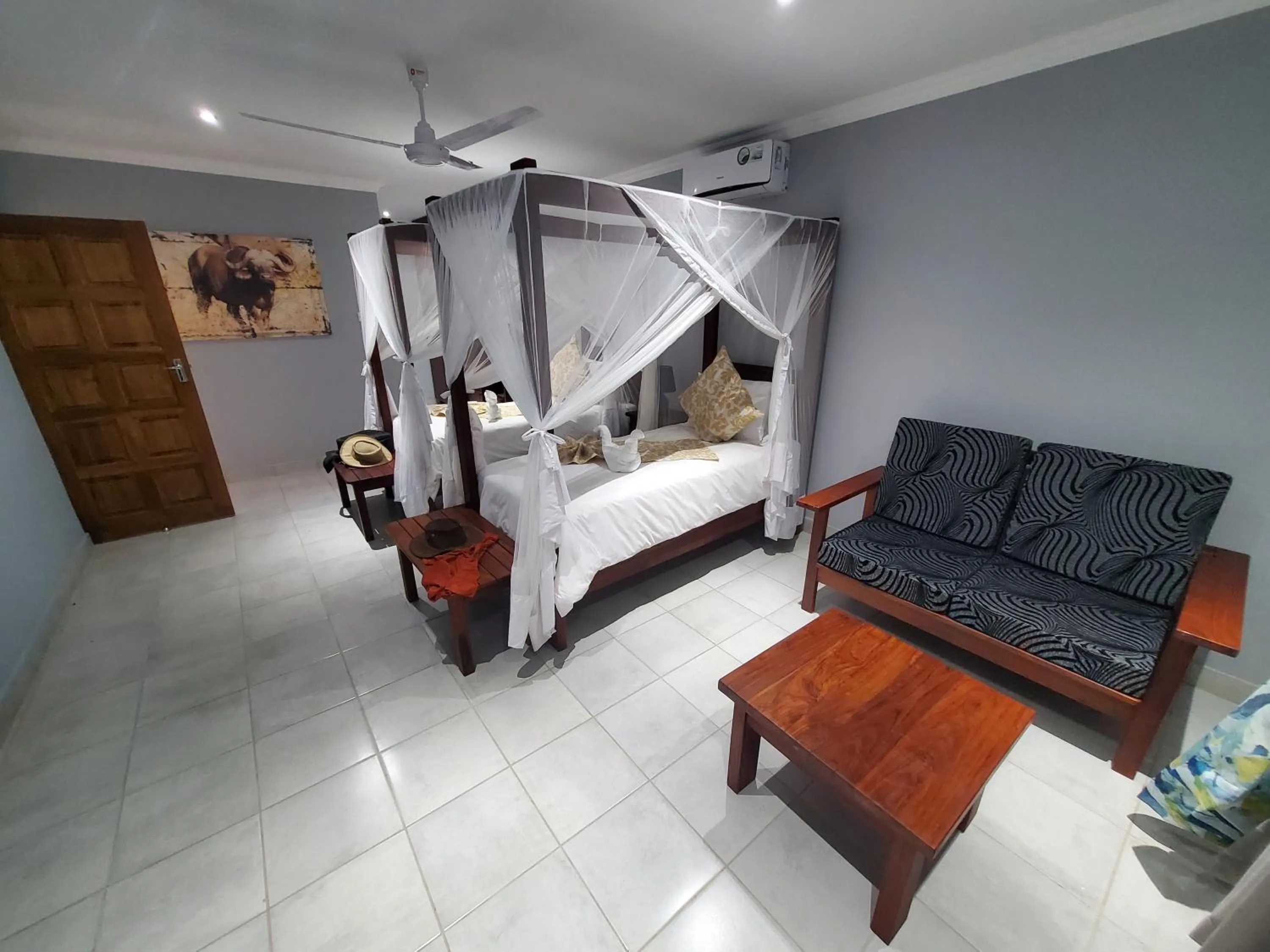 Bedroom, Bed in Tlou Safari Lodge