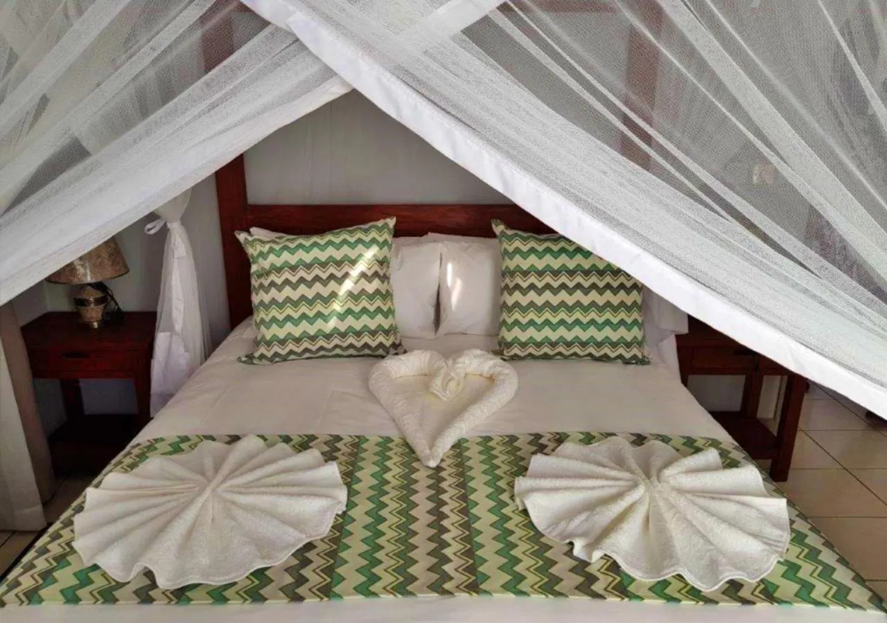 Bedroom, Bed in Tlou Safari Lodge