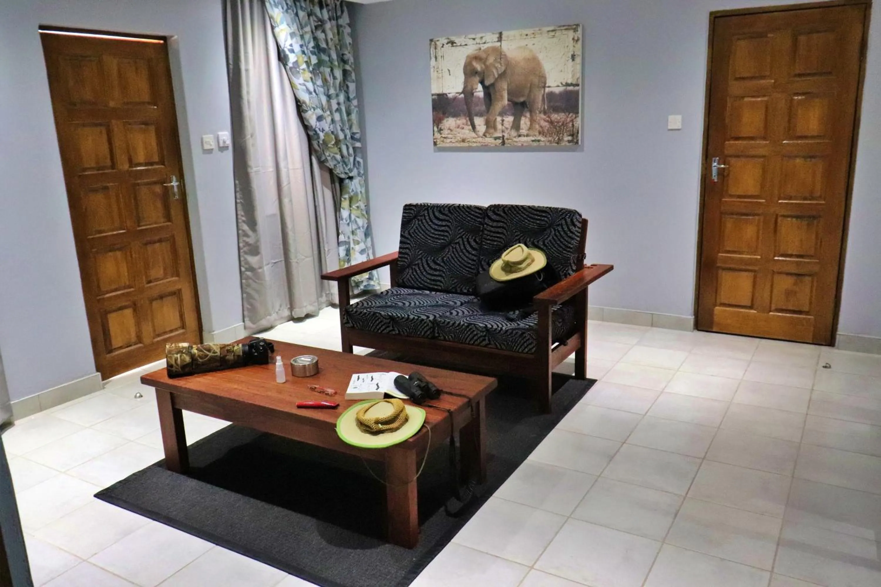 Living room in Tlou Safari Lodge