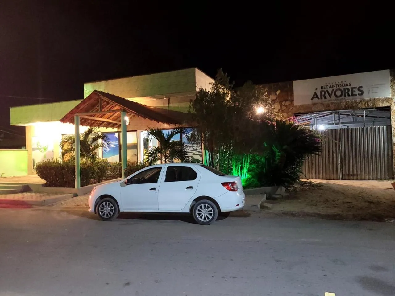 Property building in Recanto das Arvores