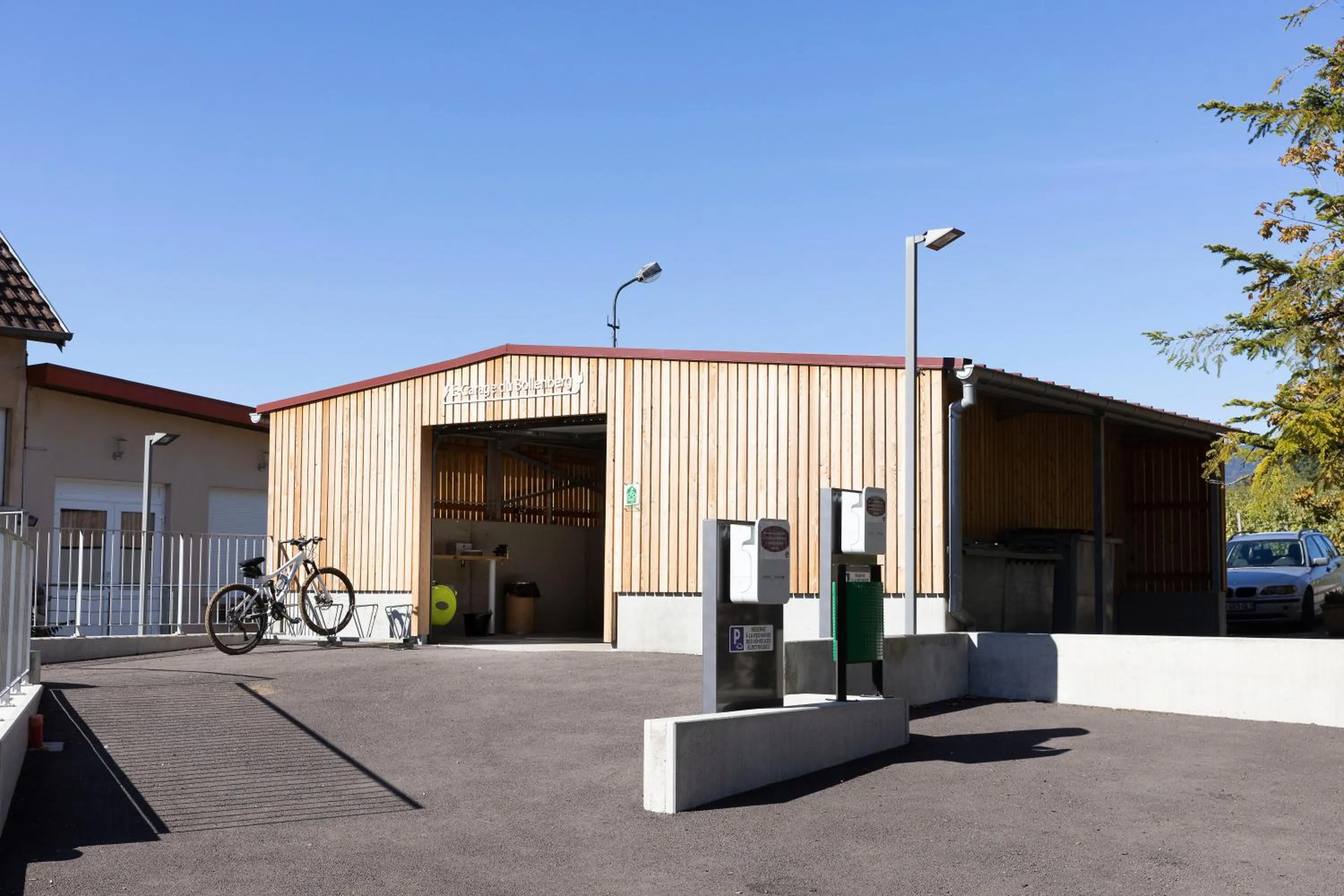 Cycling in Hôtel du Bollenberg - Restaurant "Côté Plaine" - Spa de la Colline