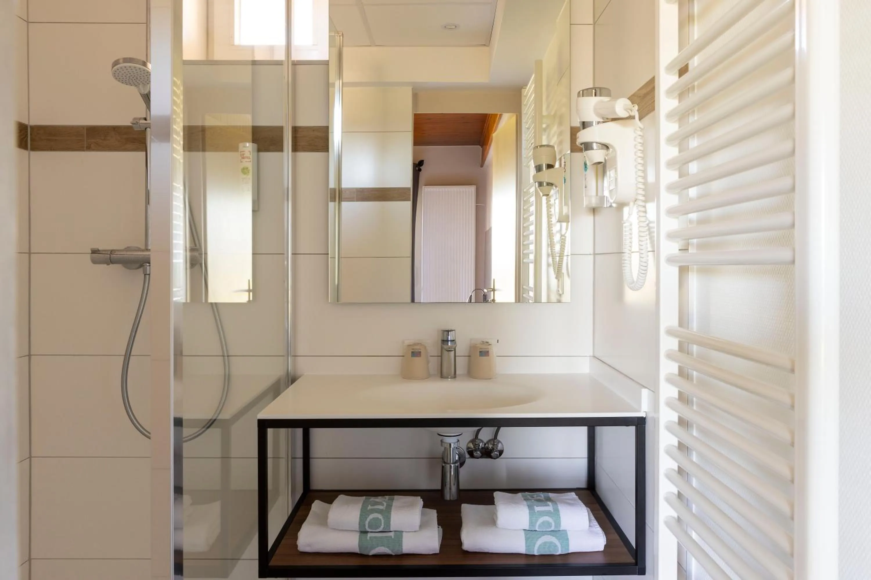 Bathroom in Hôtel du Bollenberg - Restaurant "Côté Plaine" - Spa de la Colline